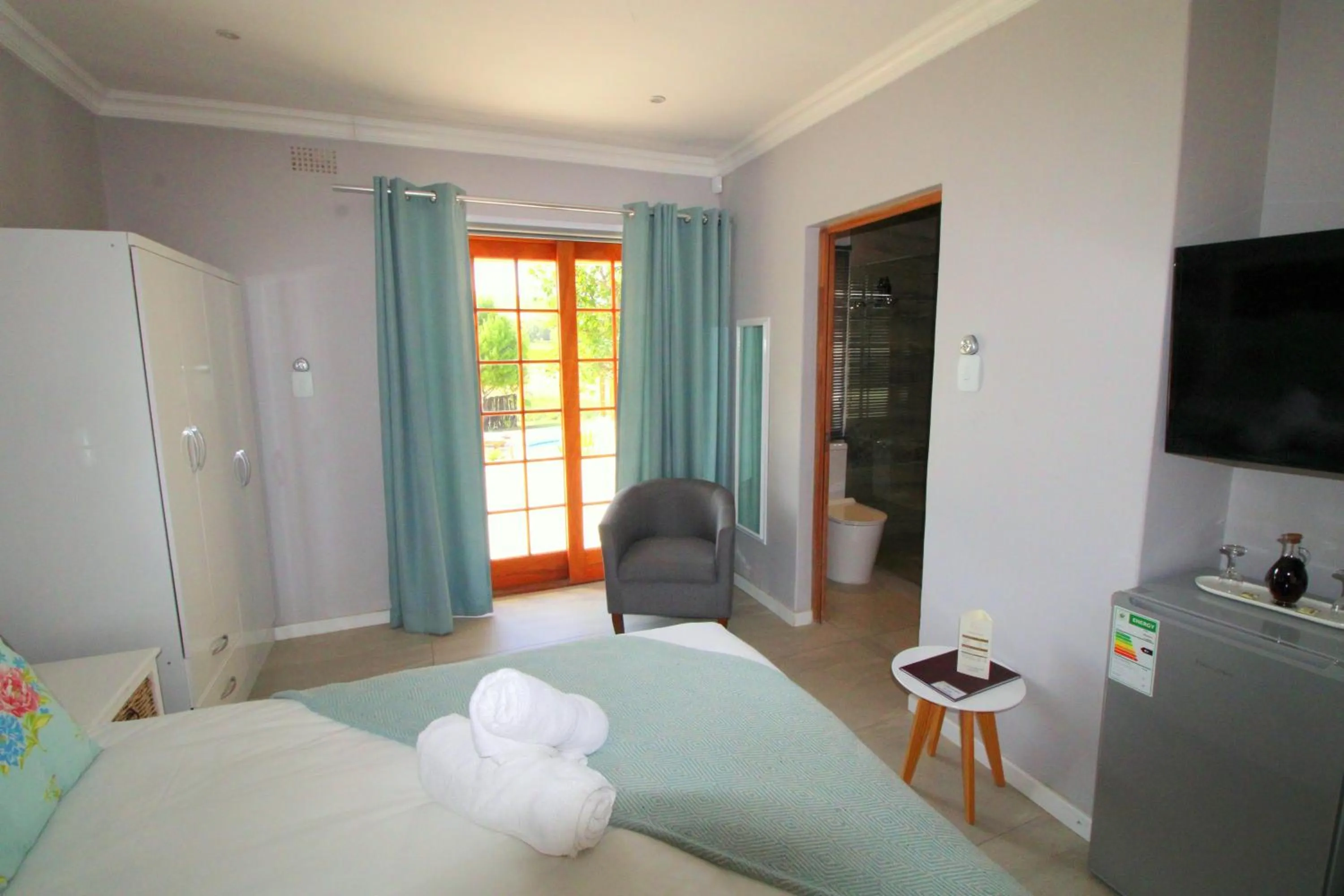 TV and multimedia, Bed in Lauradale Accommodation