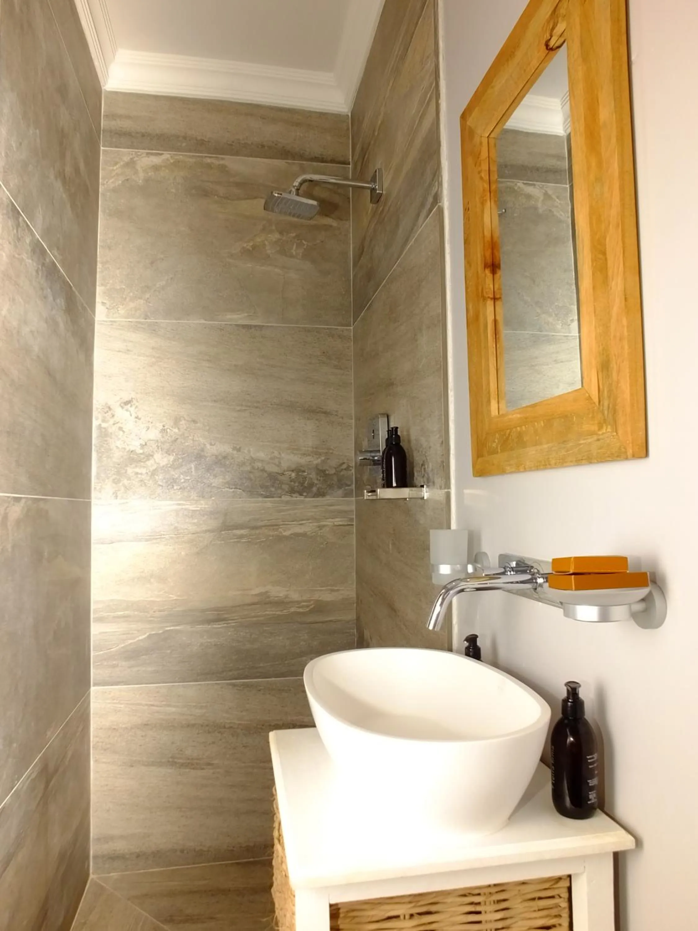 Shower in Lauradale Accommodation