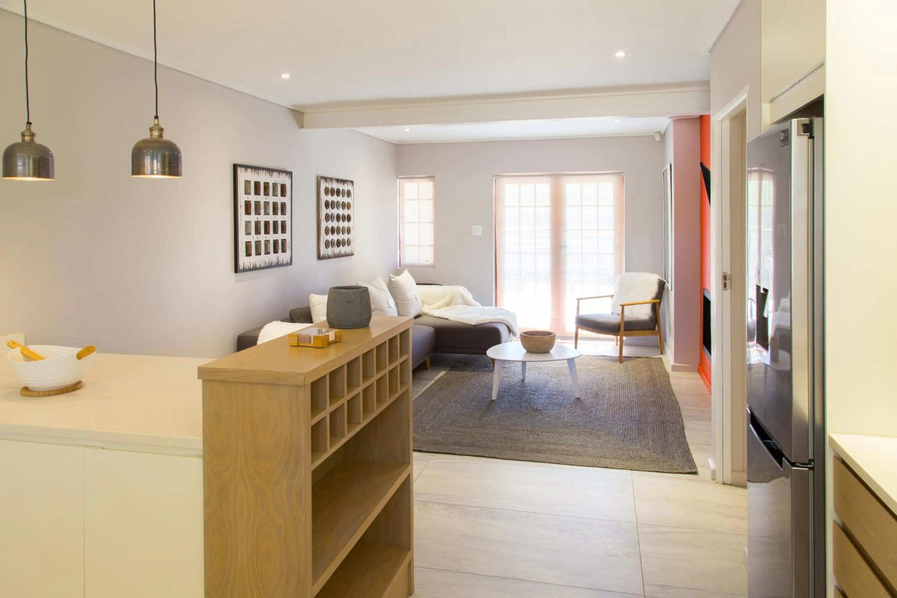 Kitchen or kitchenette, Bed in Lauradale Accommodation