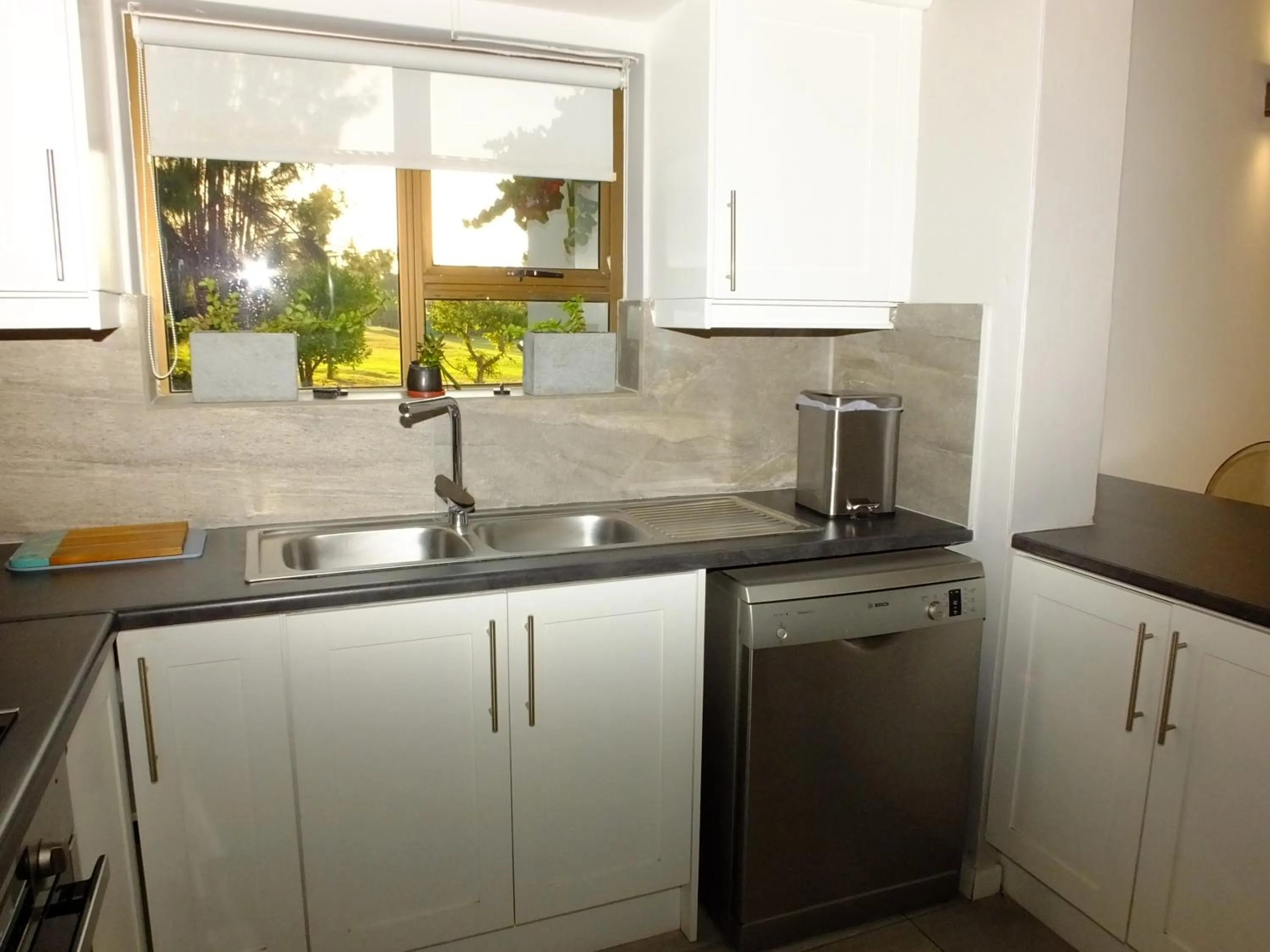 Kitchen or kitchenette in Lauradale Accommodation