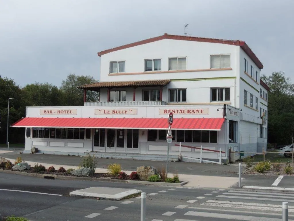 Hôtel Le Sully La Roche Sur Yon