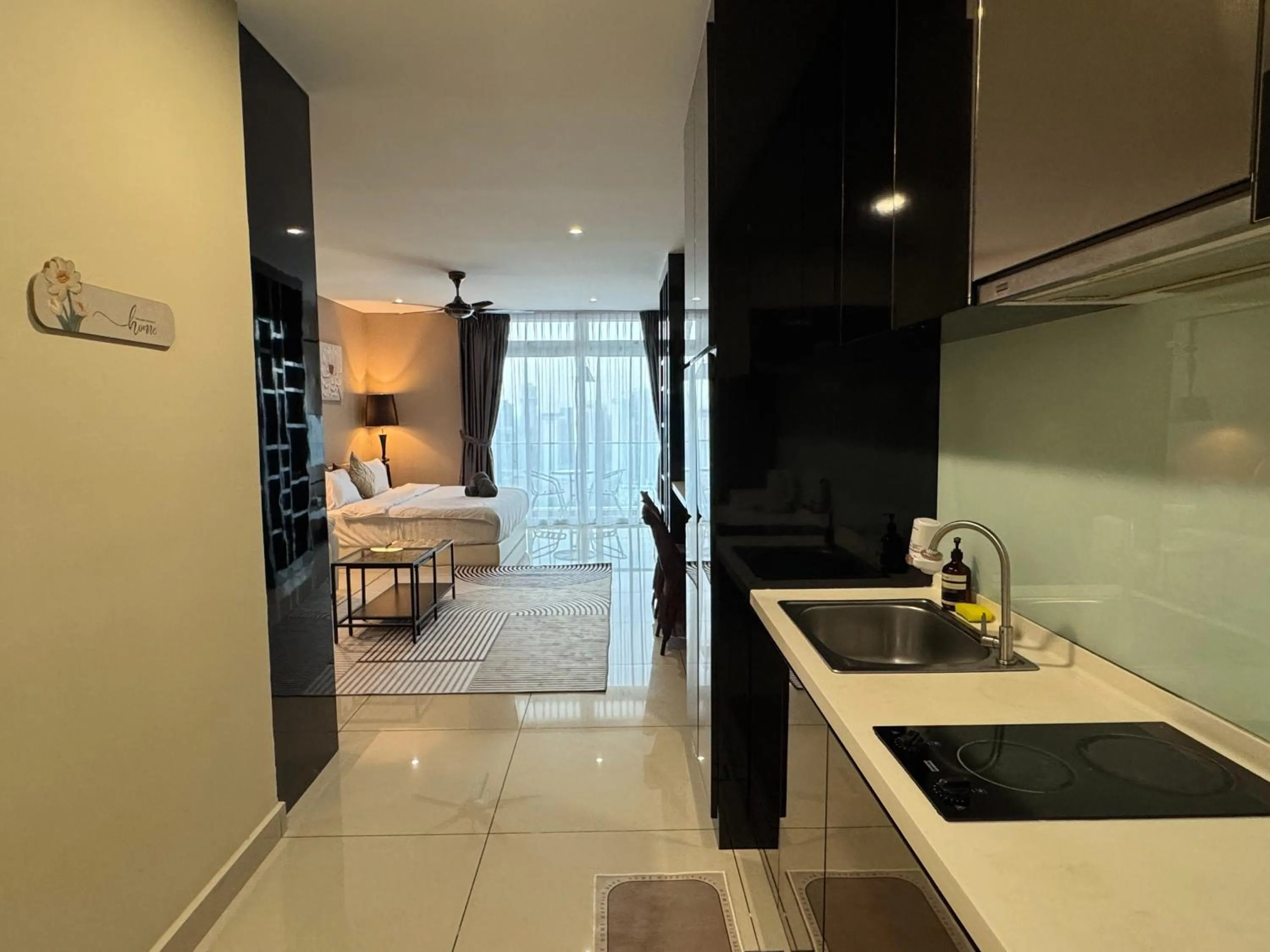 JB City Shopping Mall Apartment