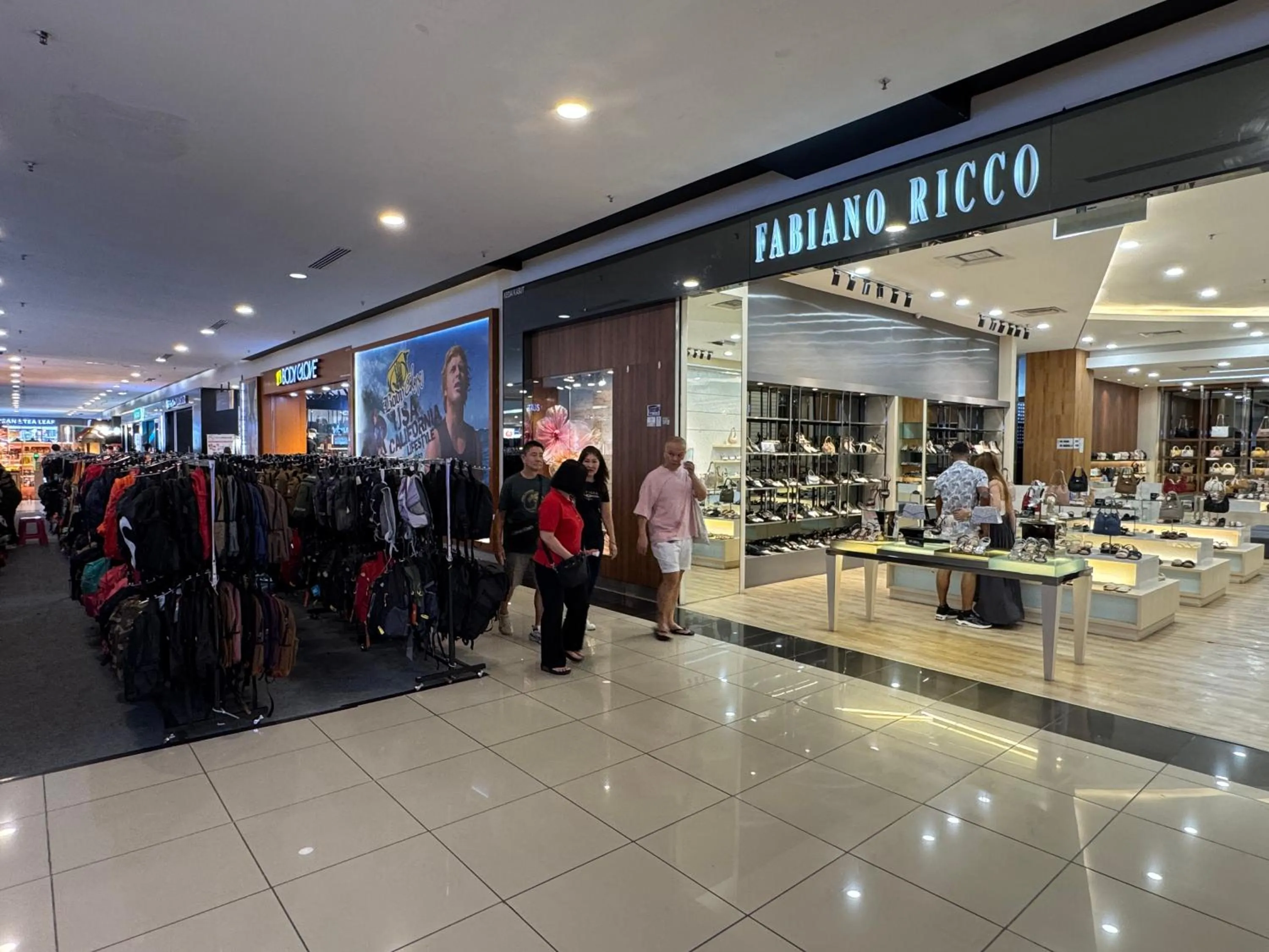 JB City Shopping Mall Apartment