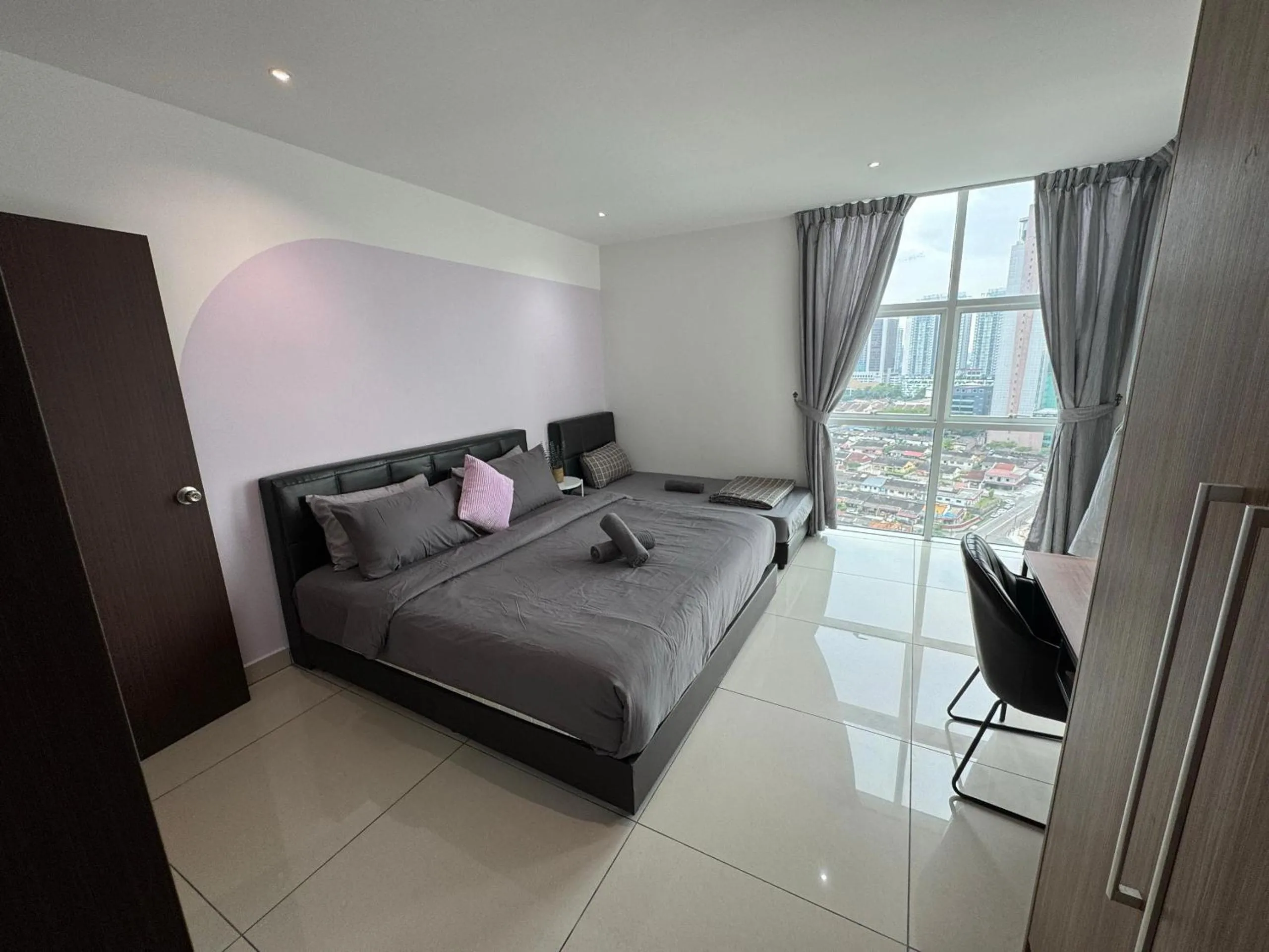 Bed in JB City Shopping Mall Apartment
