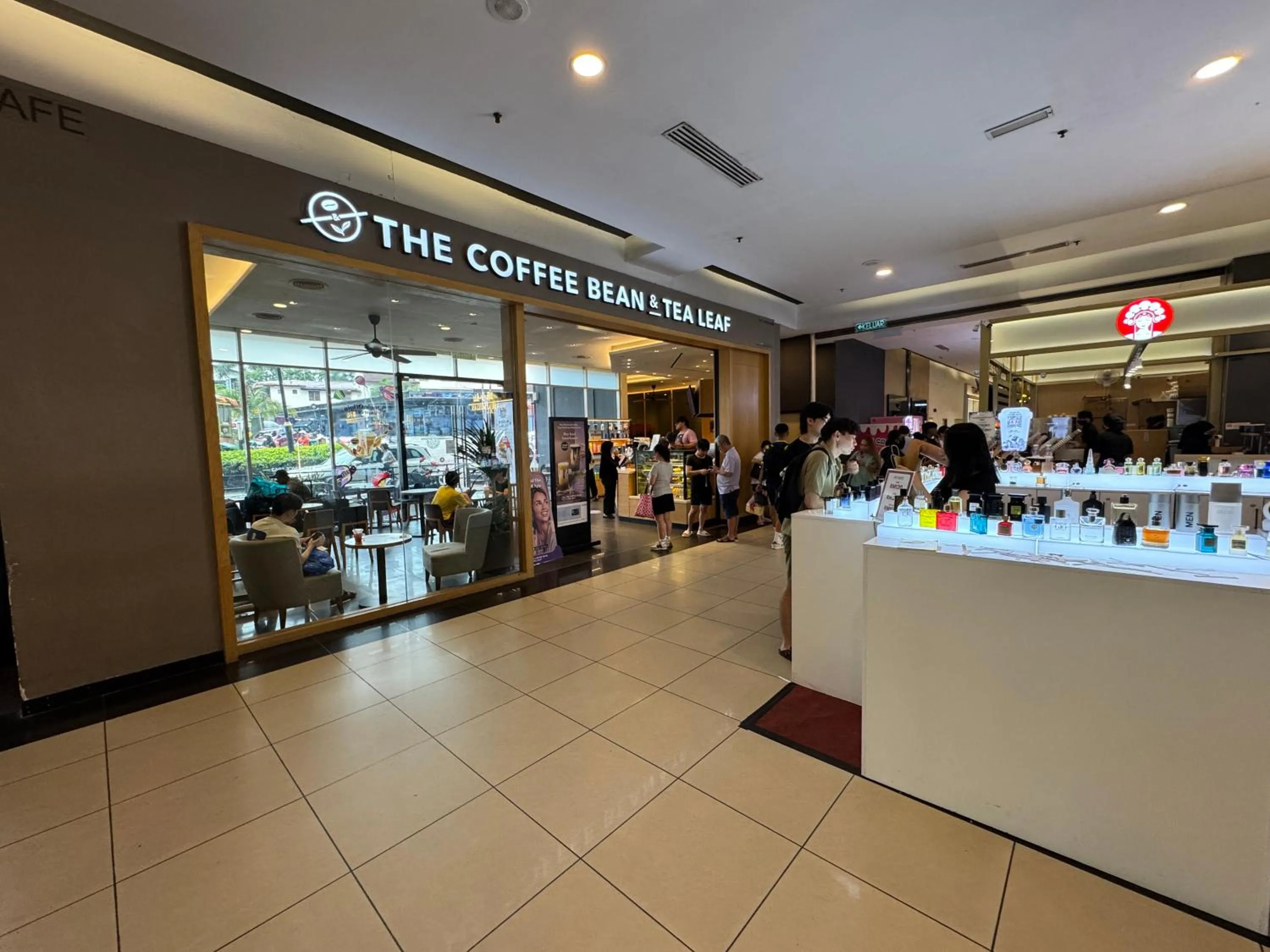 JB City Shopping Mall Apartment