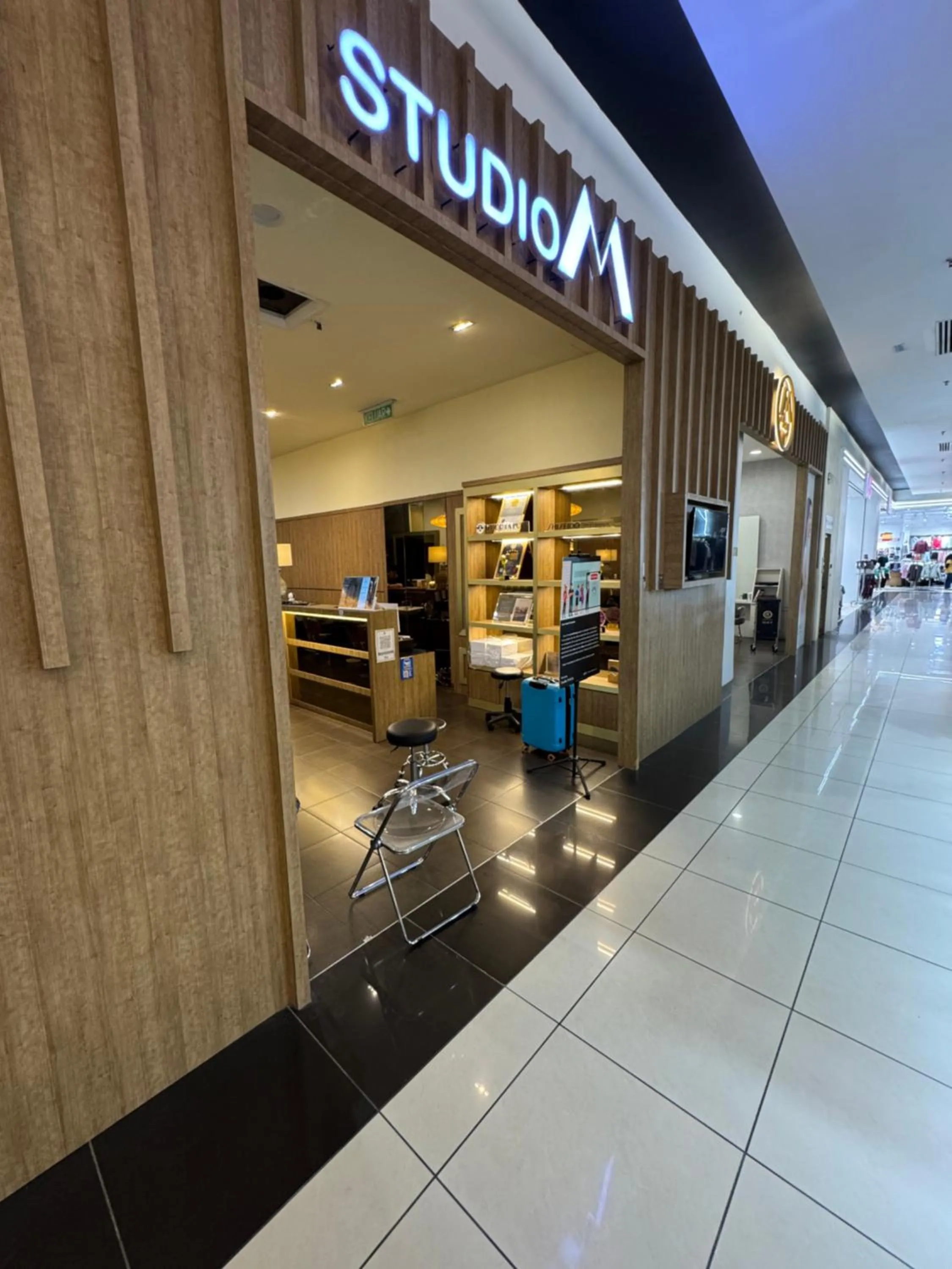 JB City Shopping Mall Apartment