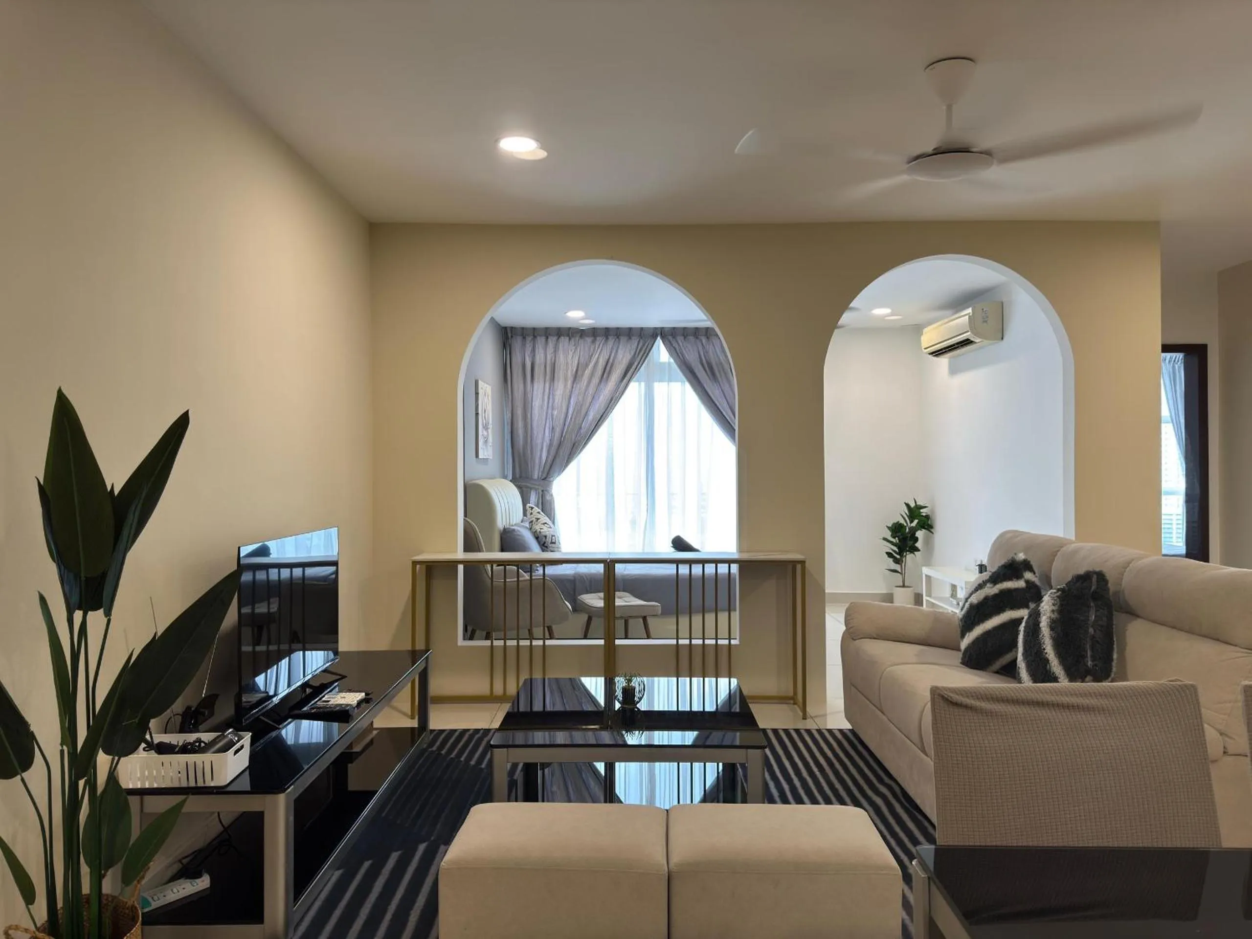 JB City Shopping Mall Apartment