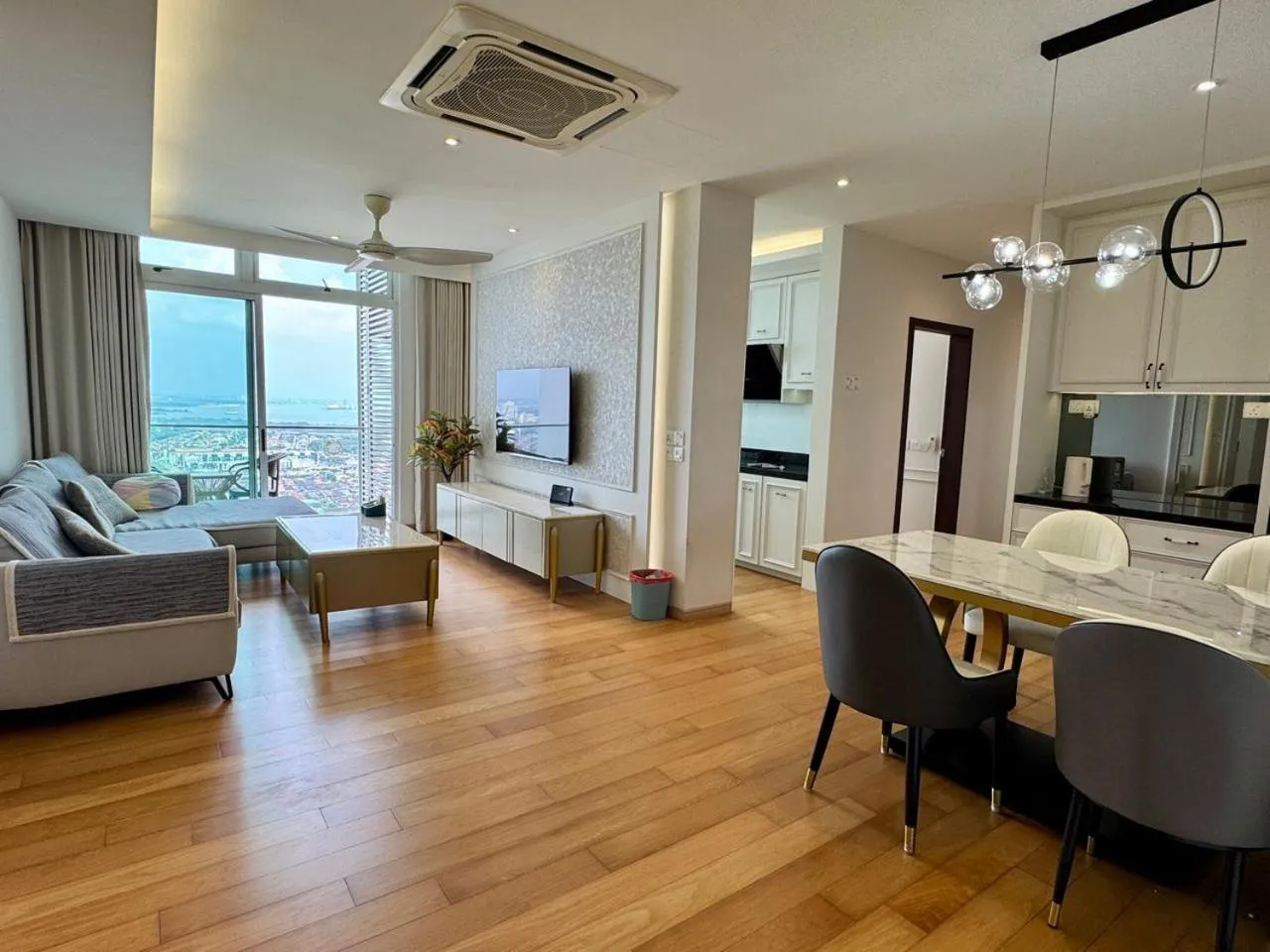 Bed in JB City Shopping Mall Apartment