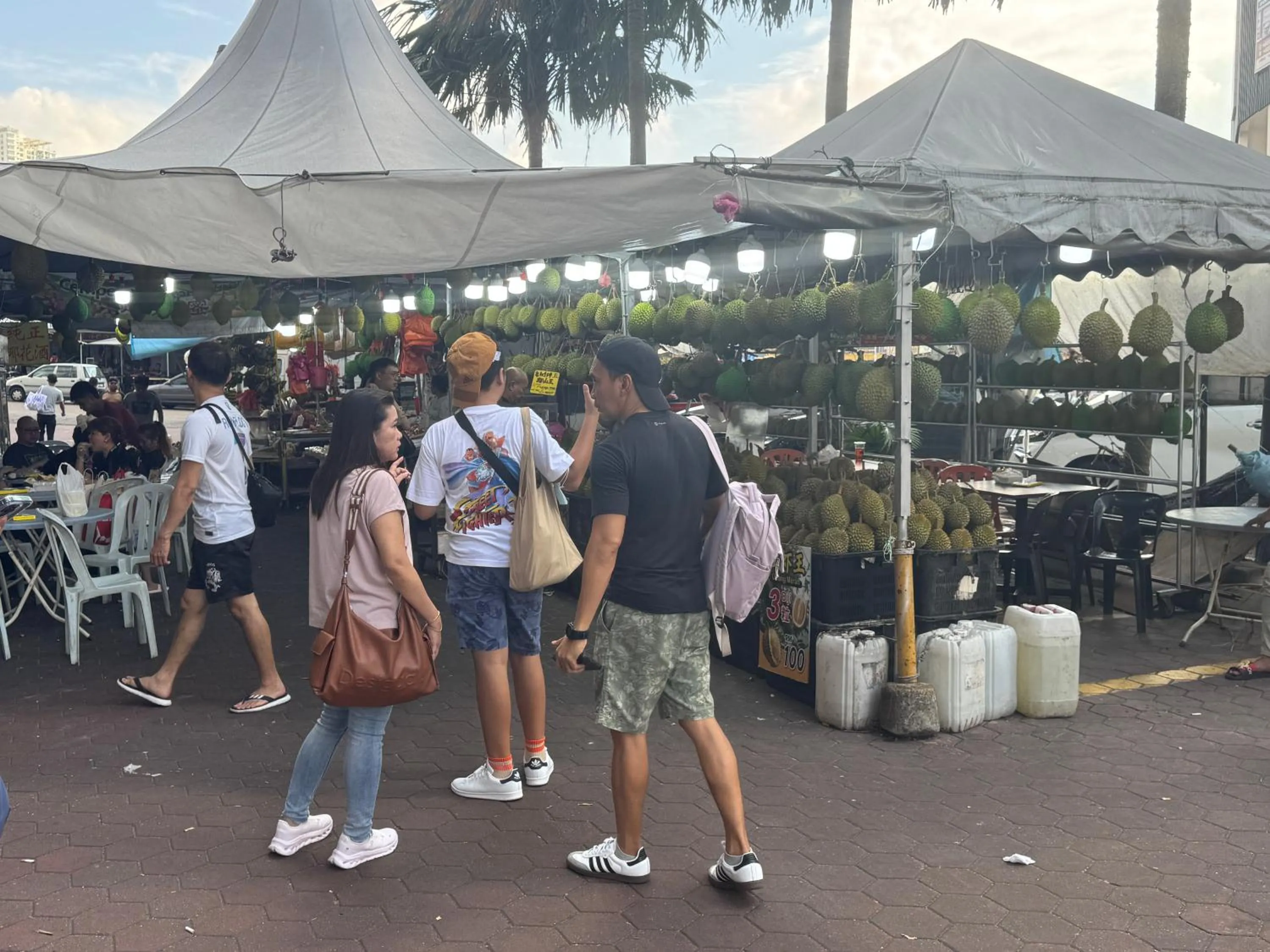 JB City Shopping Mall Apartment