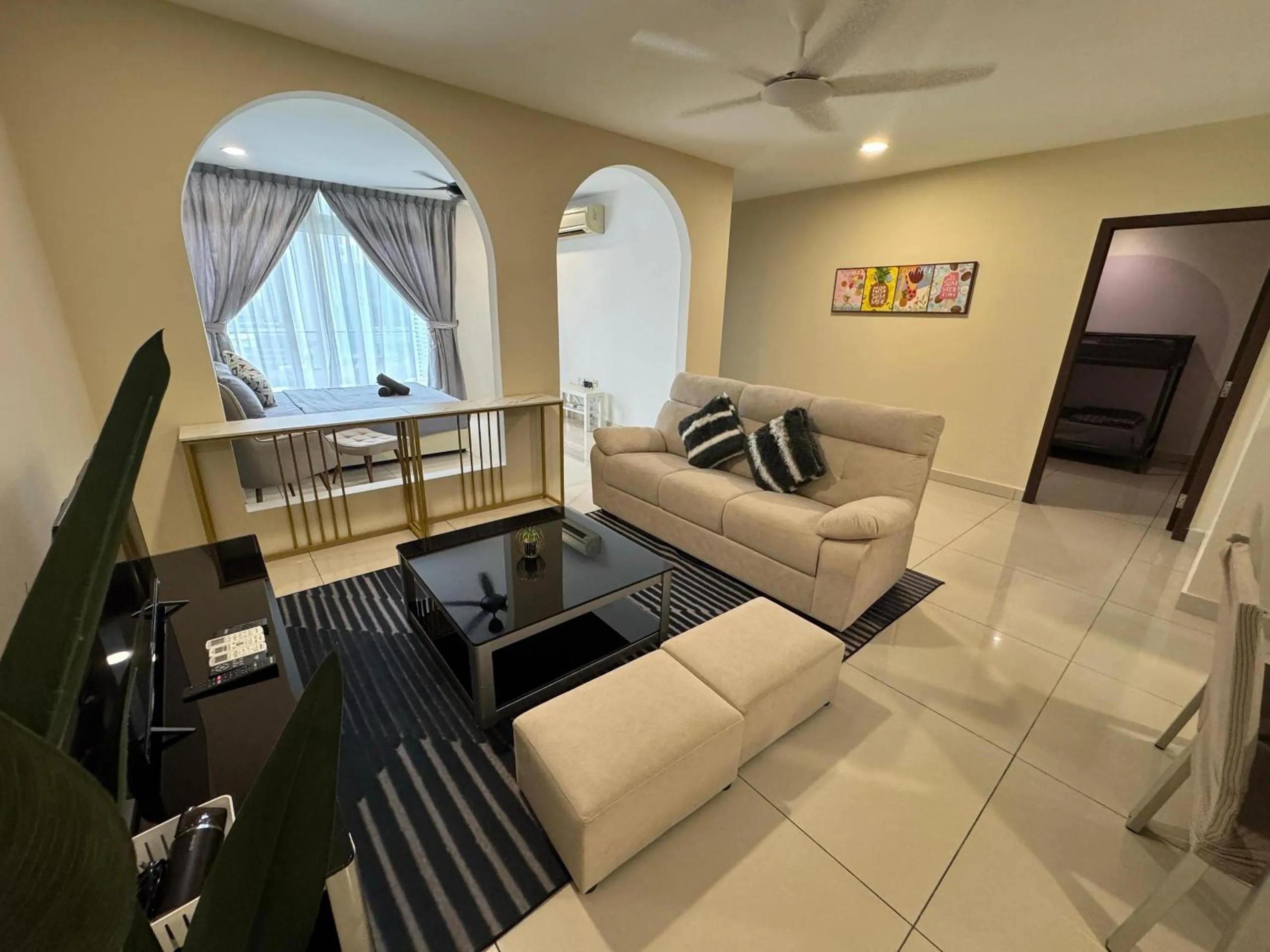 JB City Shopping Mall Apartment