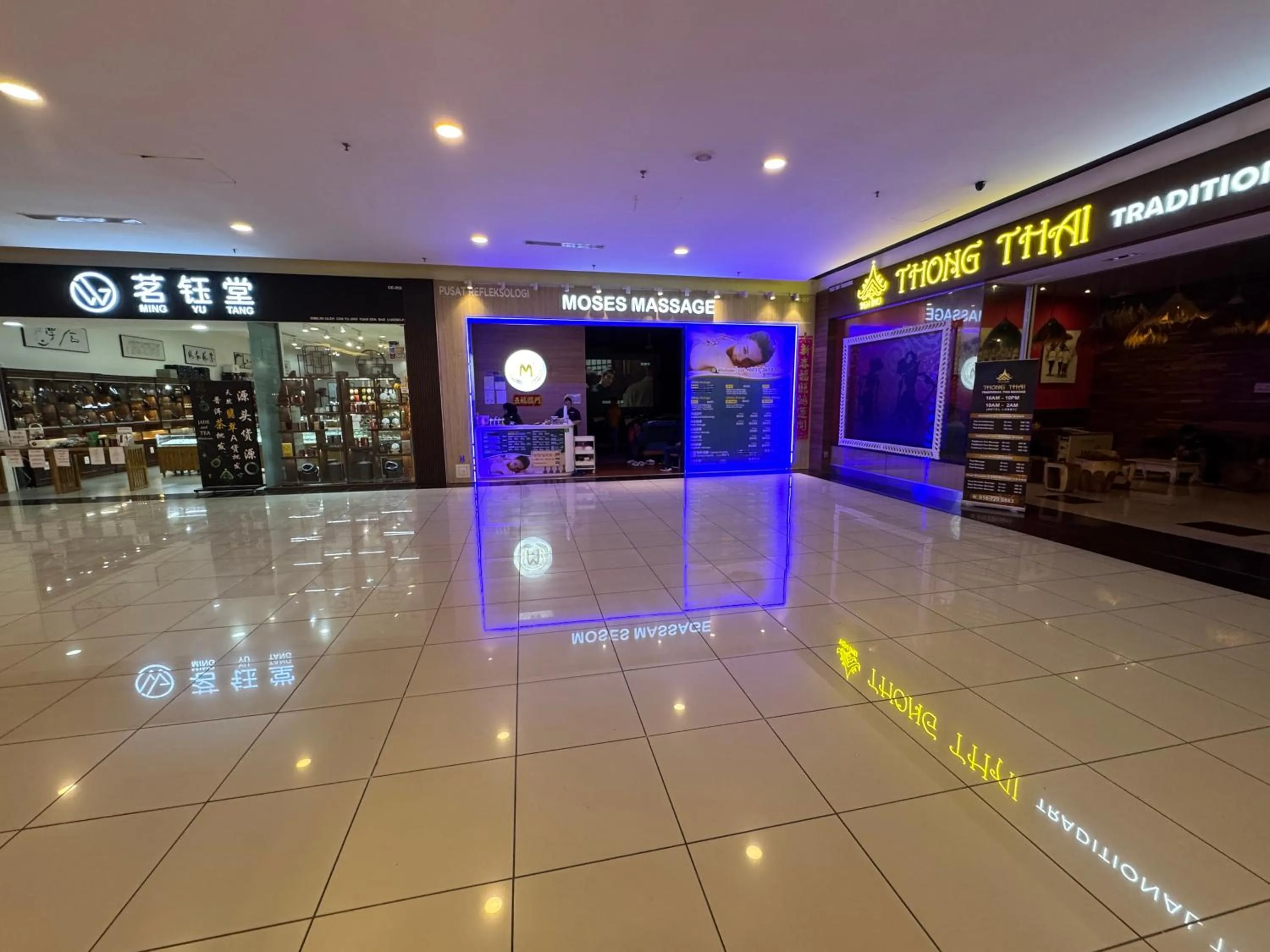 JB City Shopping Mall Apartment