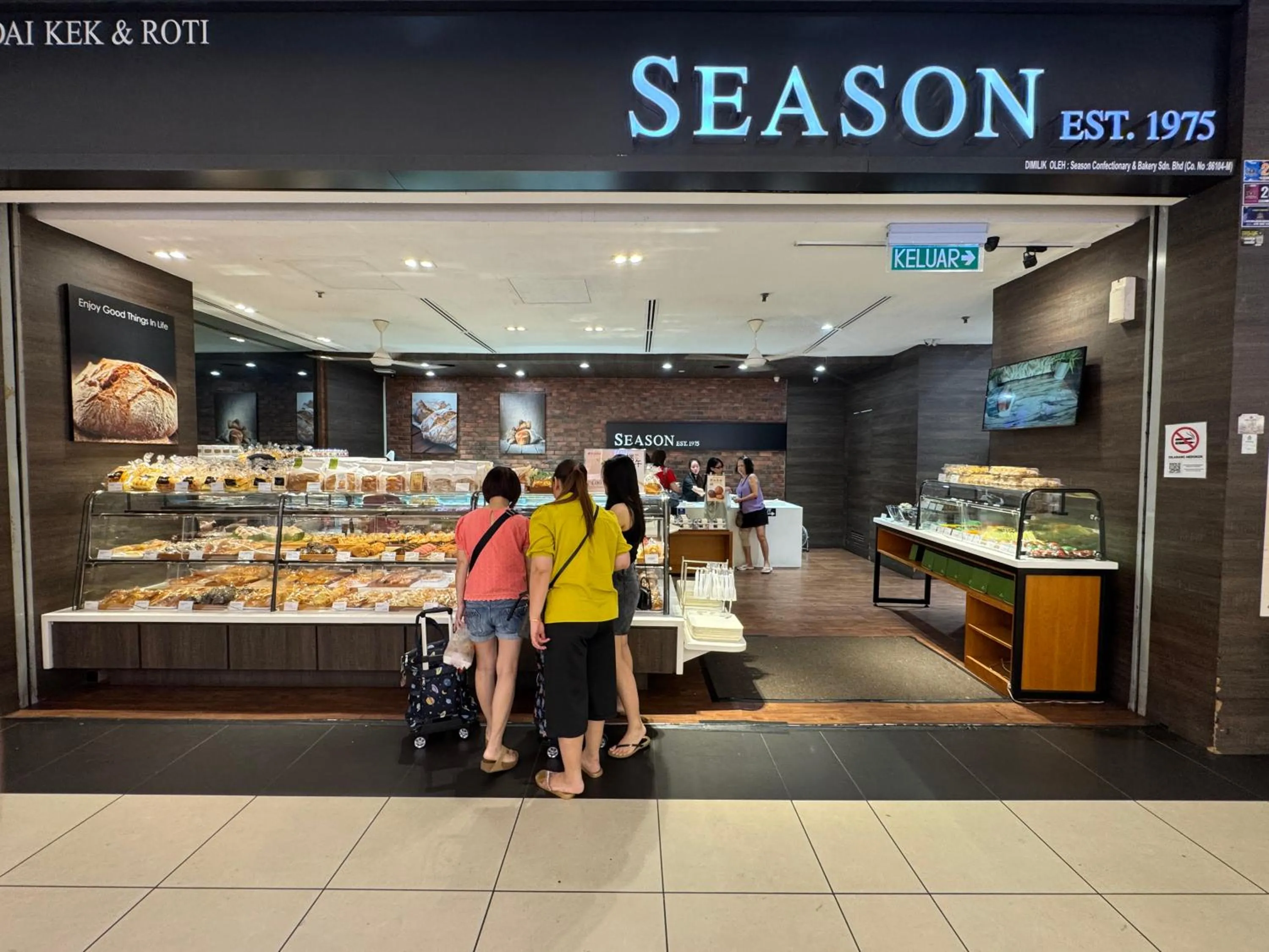 JB City Shopping Mall Apartment