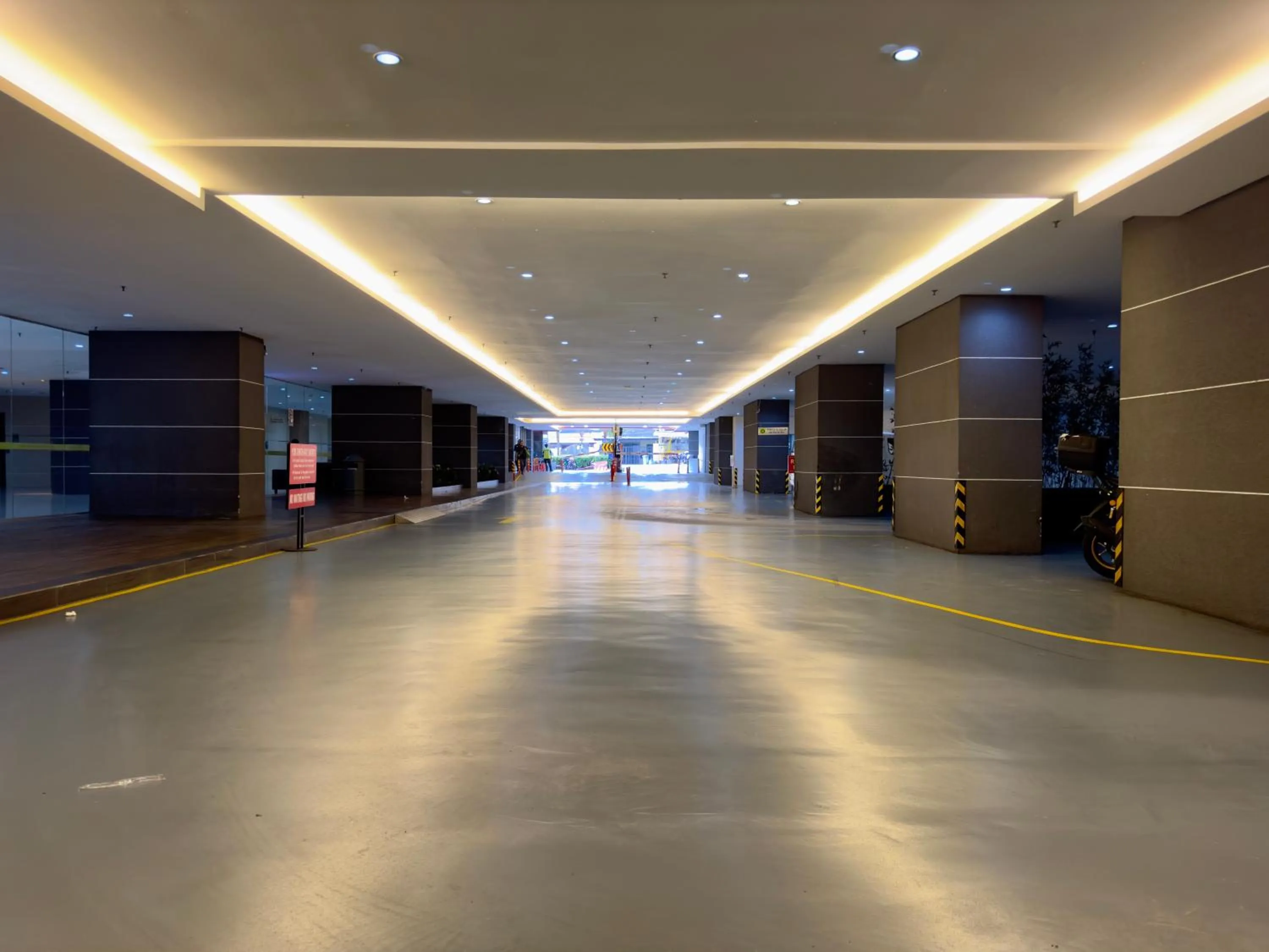 JB City Shopping Mall Apartment