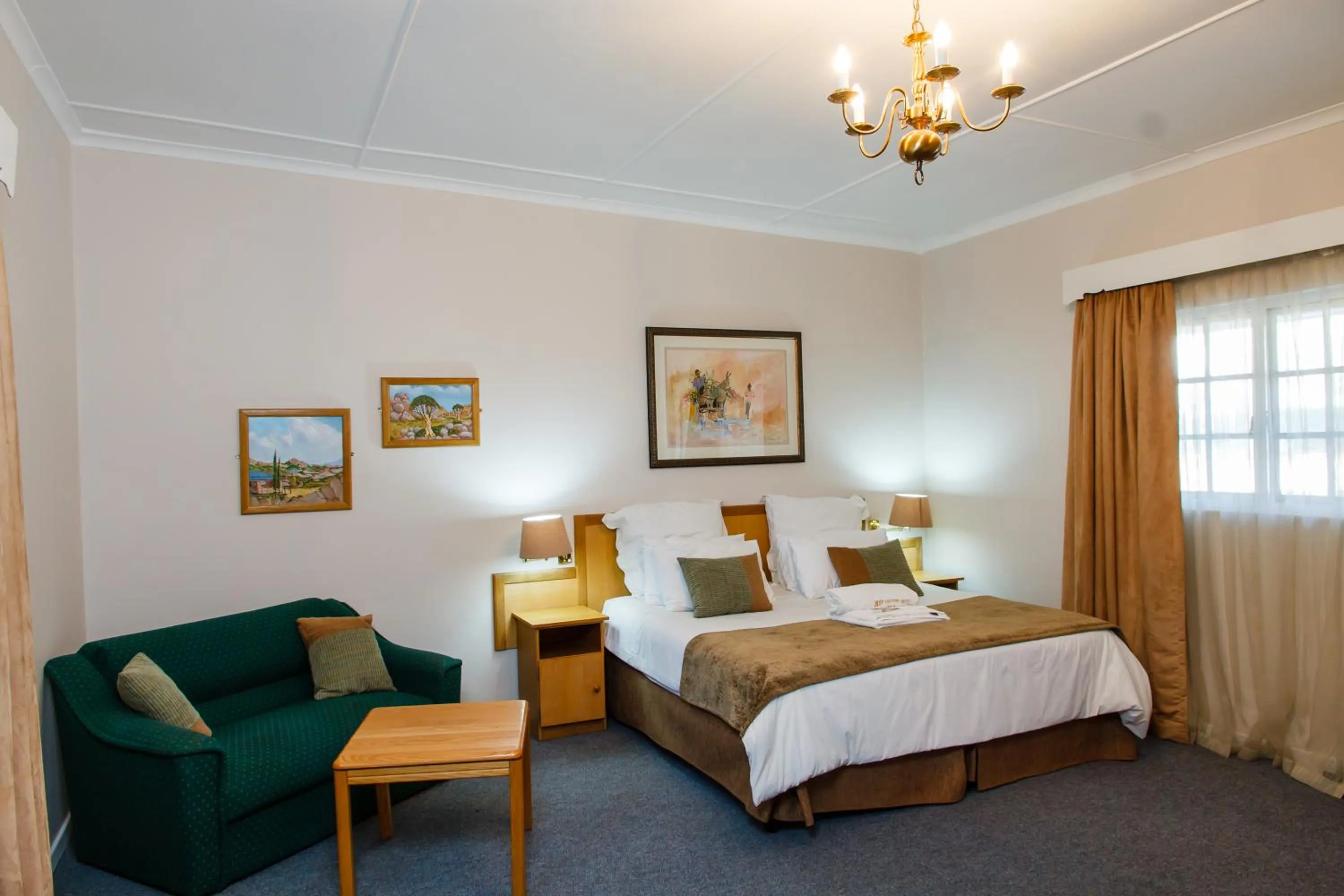 Bed in Okiep Country Hotel