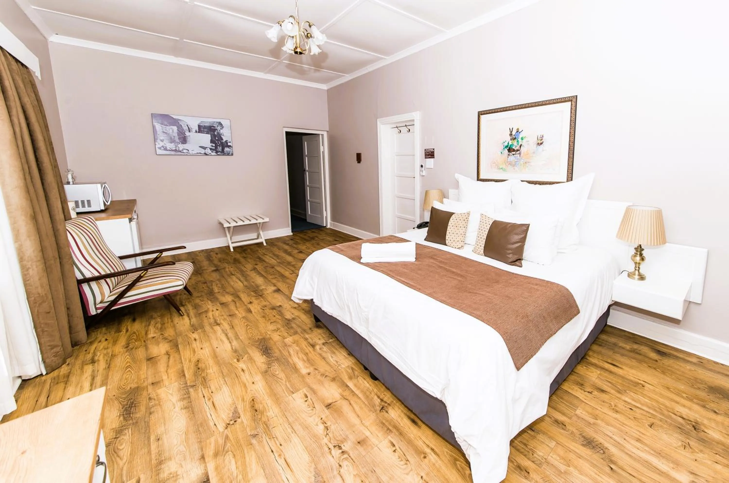 Bed in Okiep Country Hotel