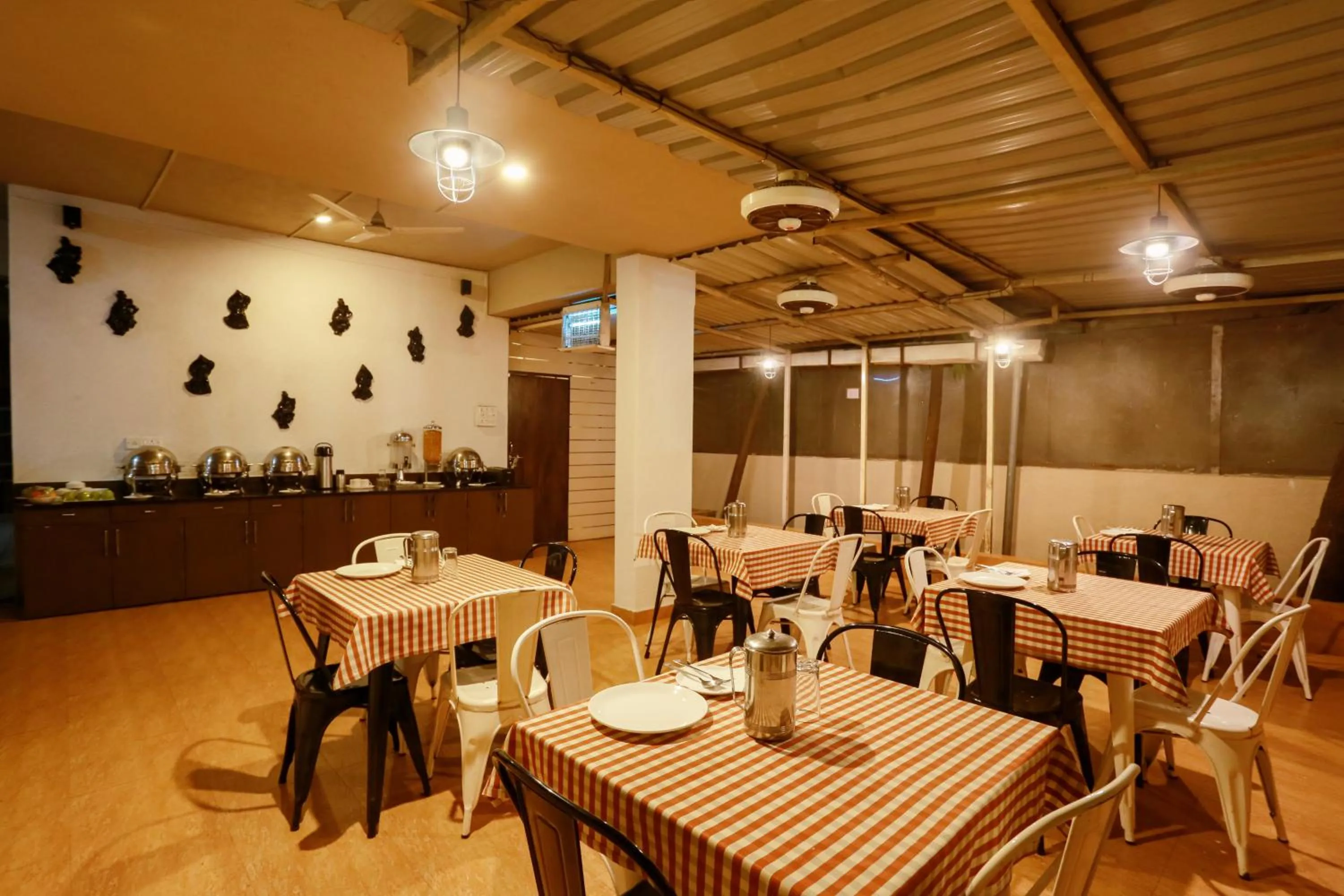Restaurant/places to eat in Magnus Vosiv Suites Kalyani Nagar