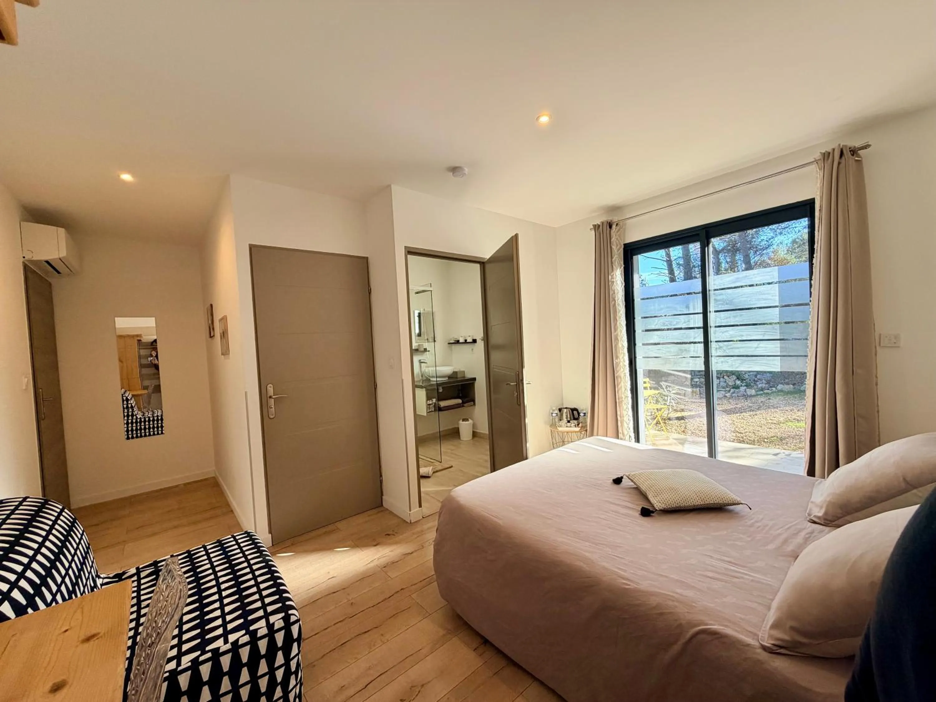 Bed in CARPE DIEM Résidence Hôtelière