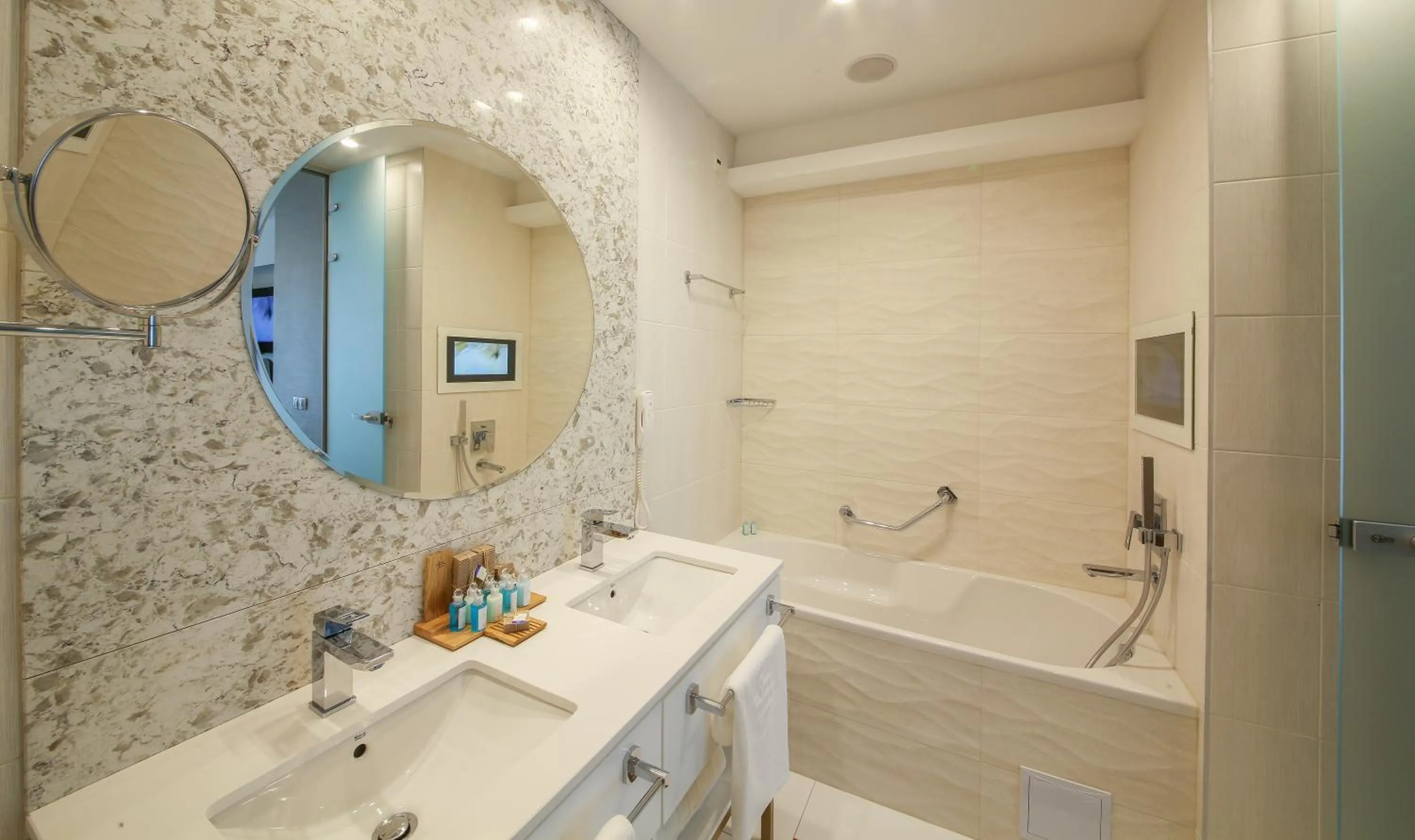 Shower in Maritim Hotel Paradise Blue