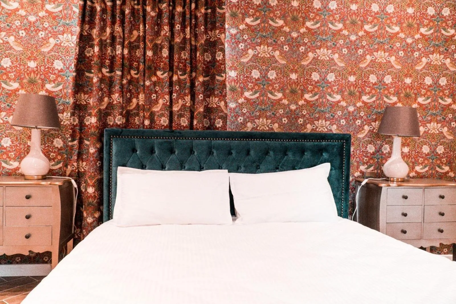 Bedroom, Bed in The Red Farm Relais & Spa