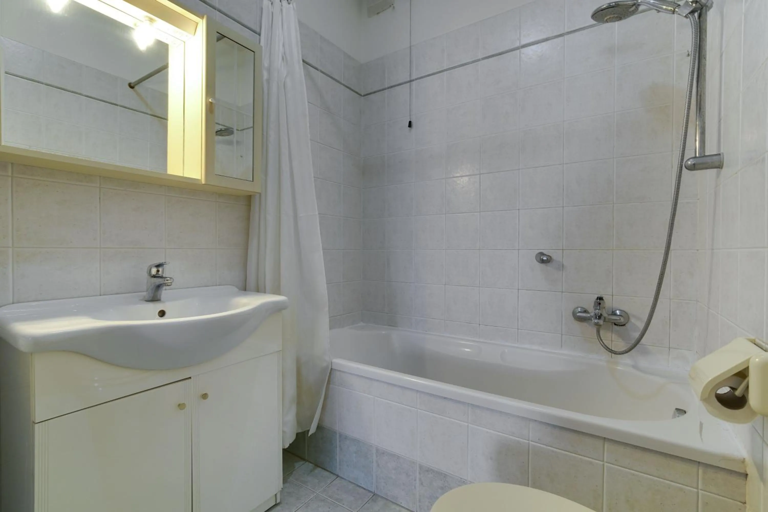 Bath in House Boè