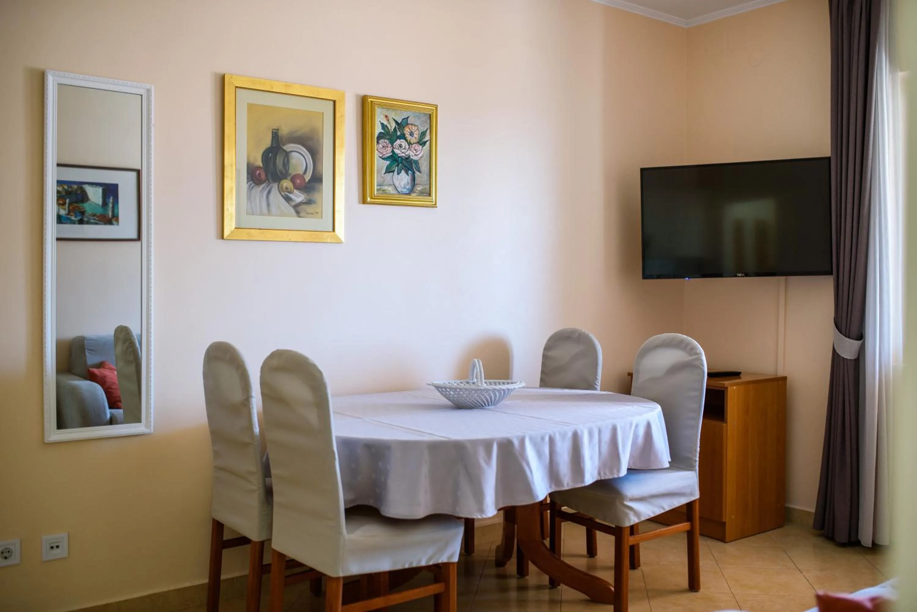 Dining area in Vila Curic