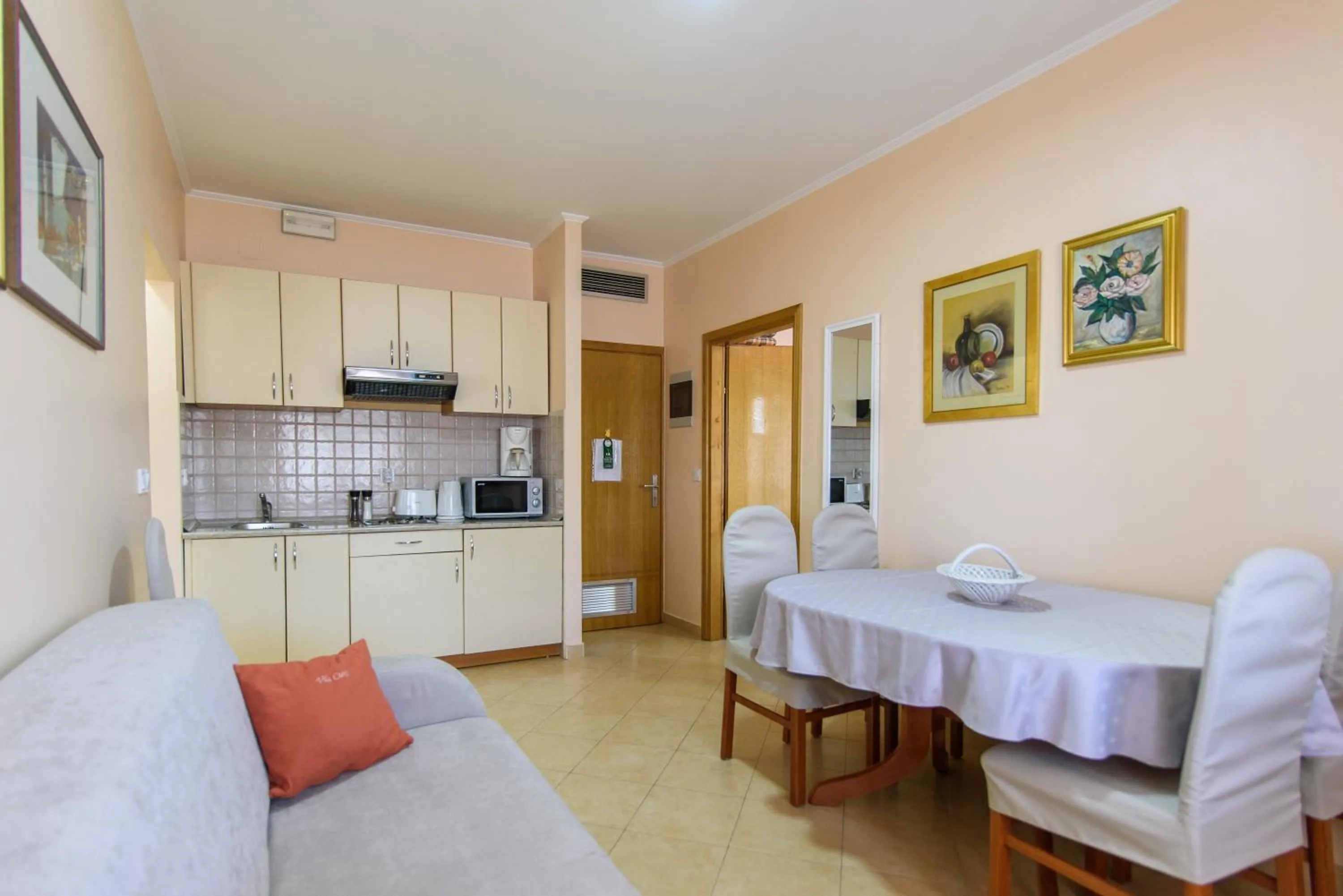 Dining area in Vila Curic