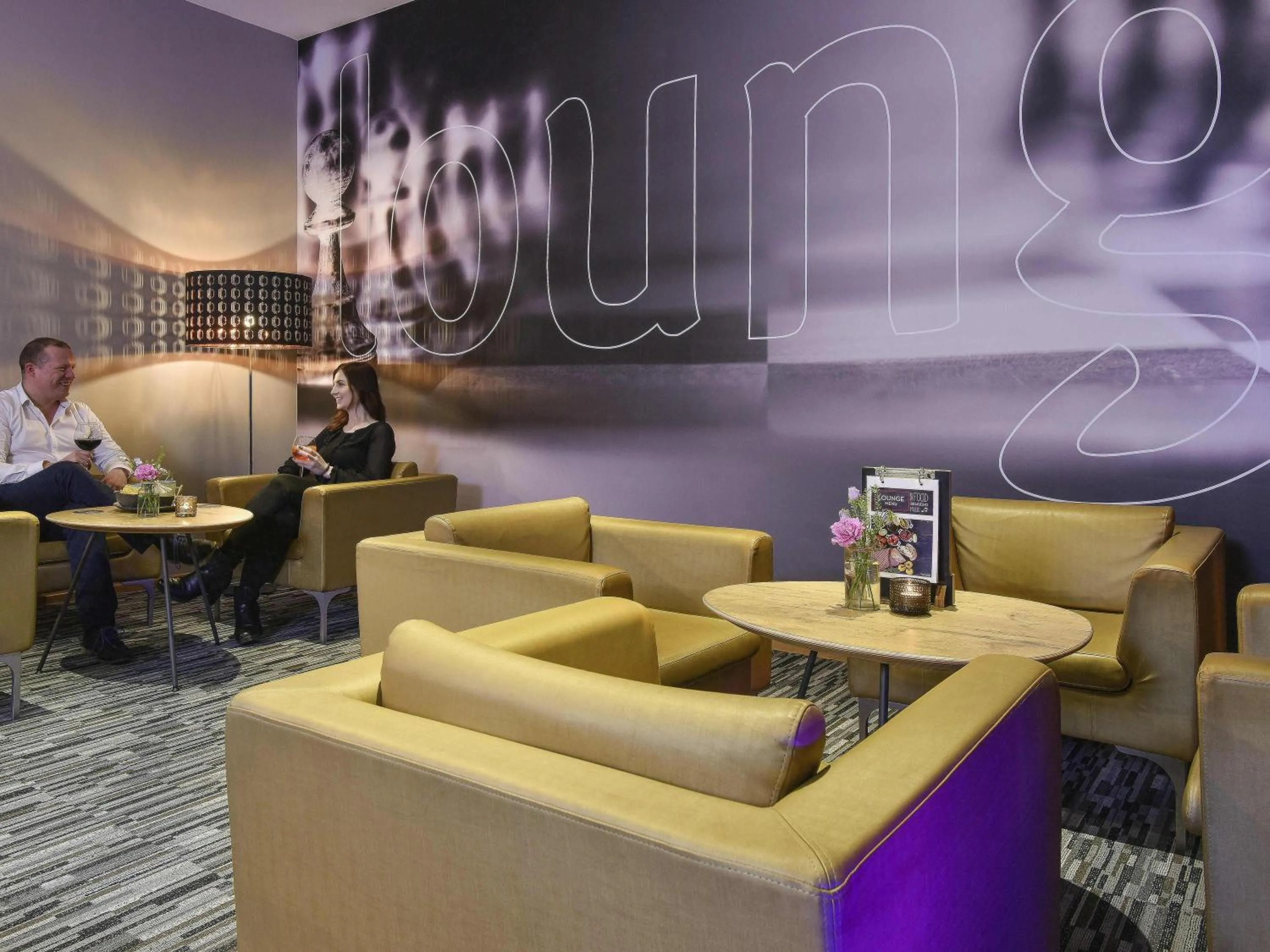 Lounge or bar in ibis Kortrijk Centrum