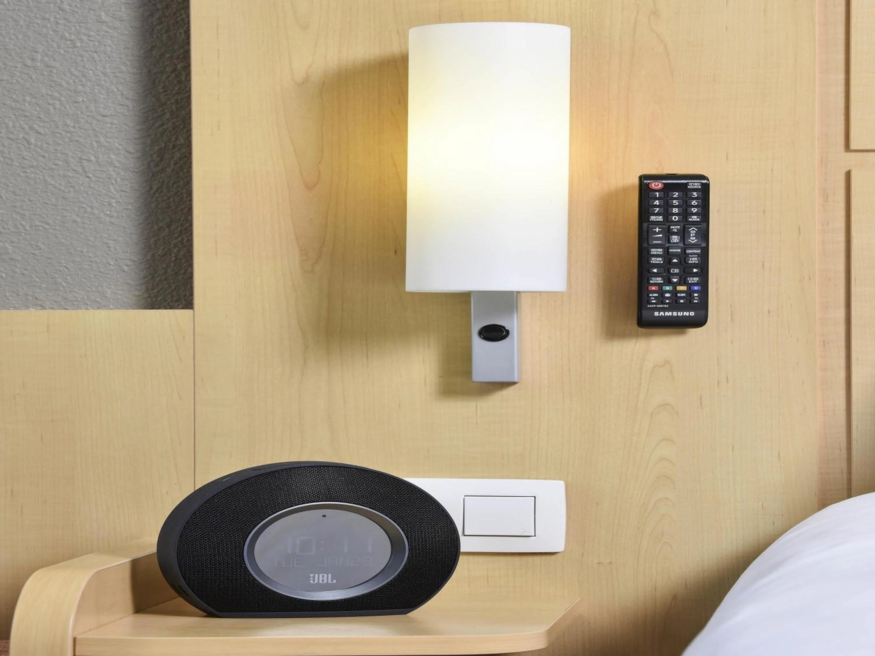 Bedroom, Bed in ibis Kortrijk Centrum