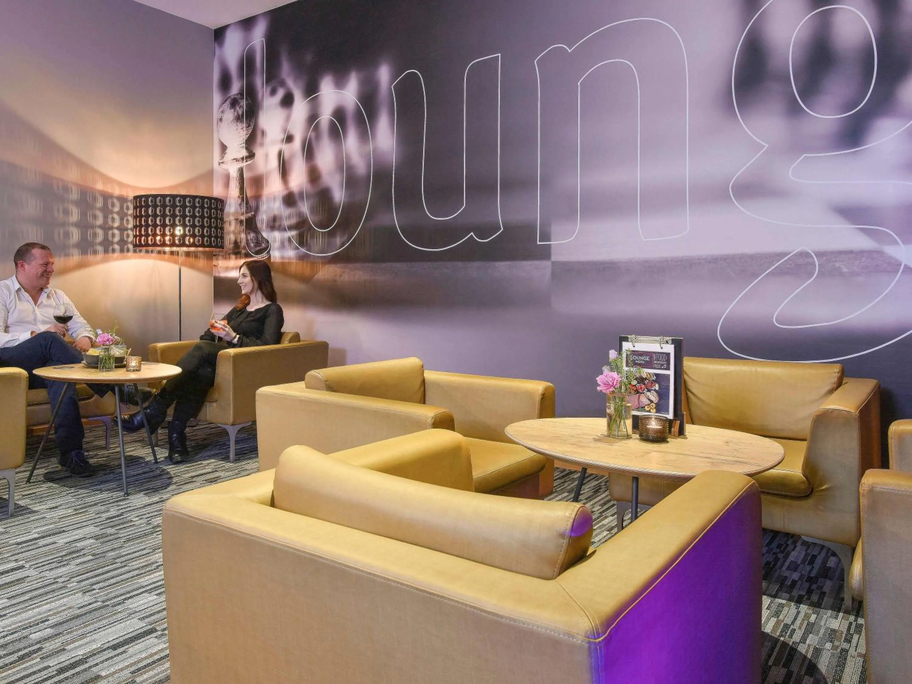 Lounge or bar in ibis Kortrijk Centrum