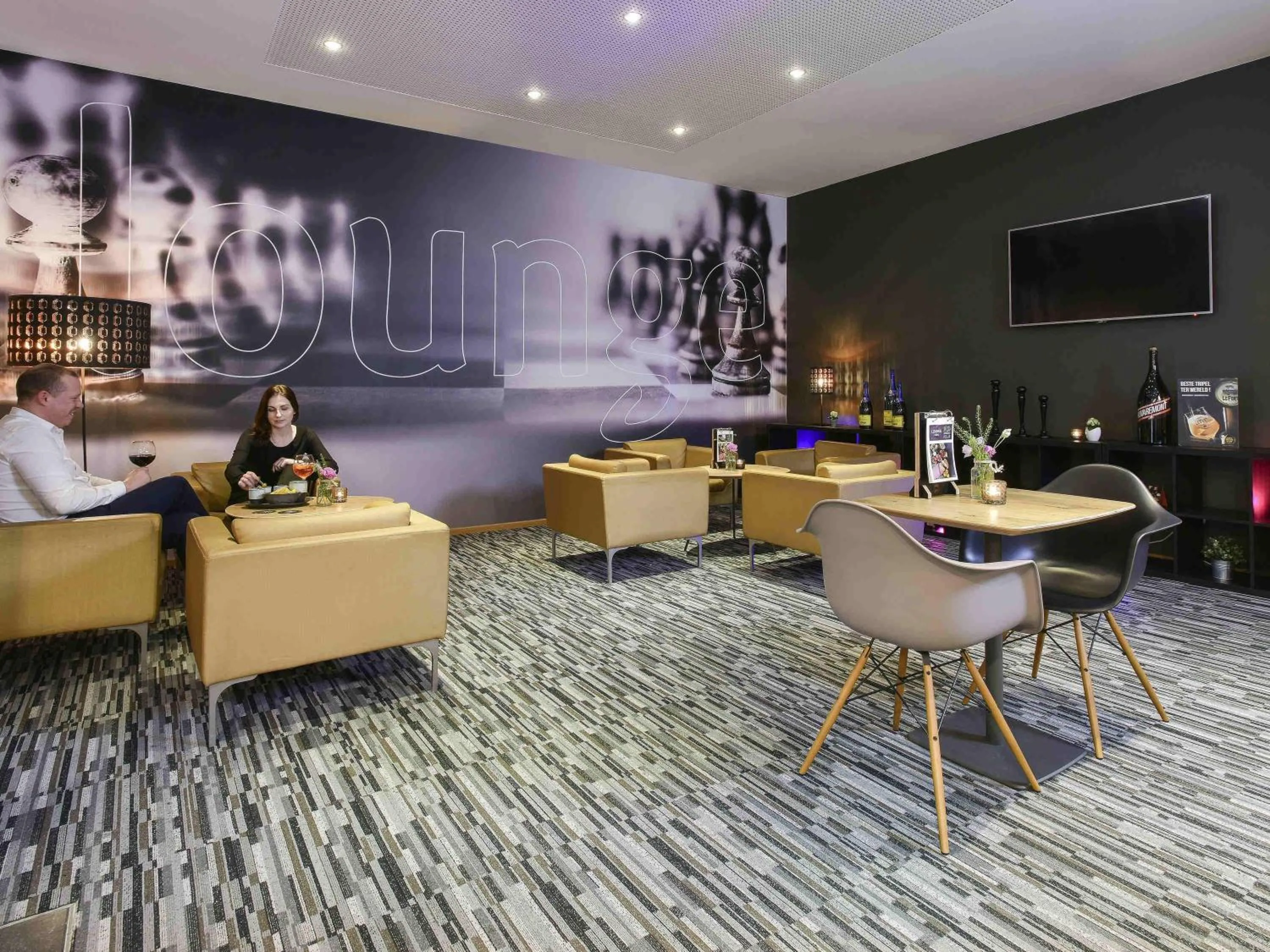 Lounge or bar in ibis Kortrijk Centrum