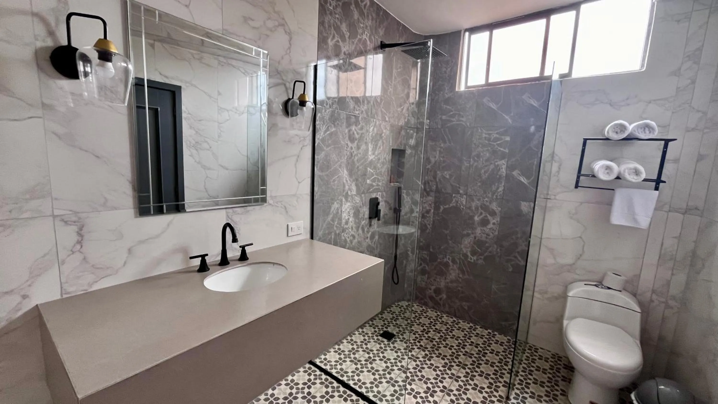 Shower in Hotel Varadero Internacional