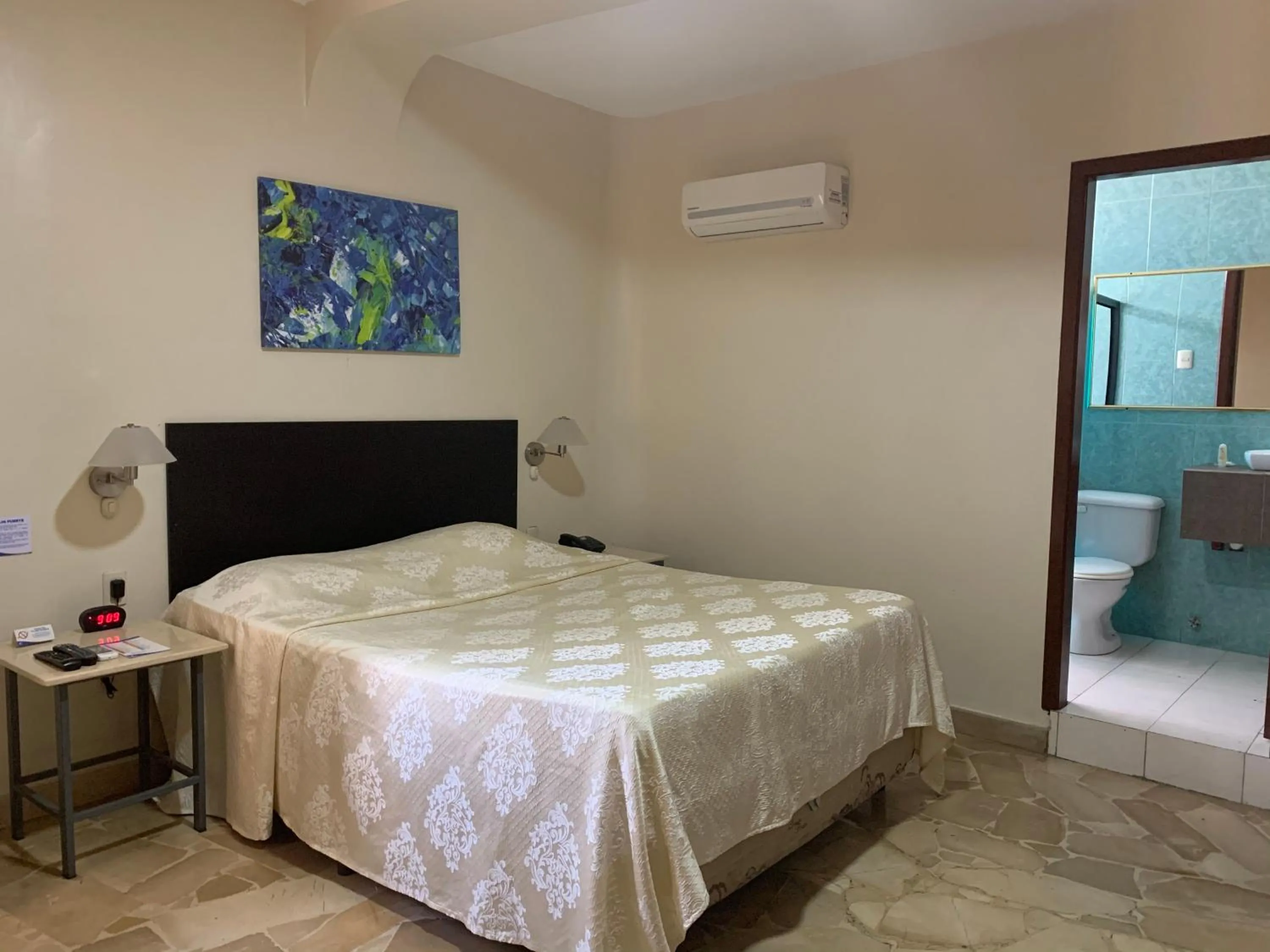 Photo of the whole room, Bed in Hotel Varadero Internacional