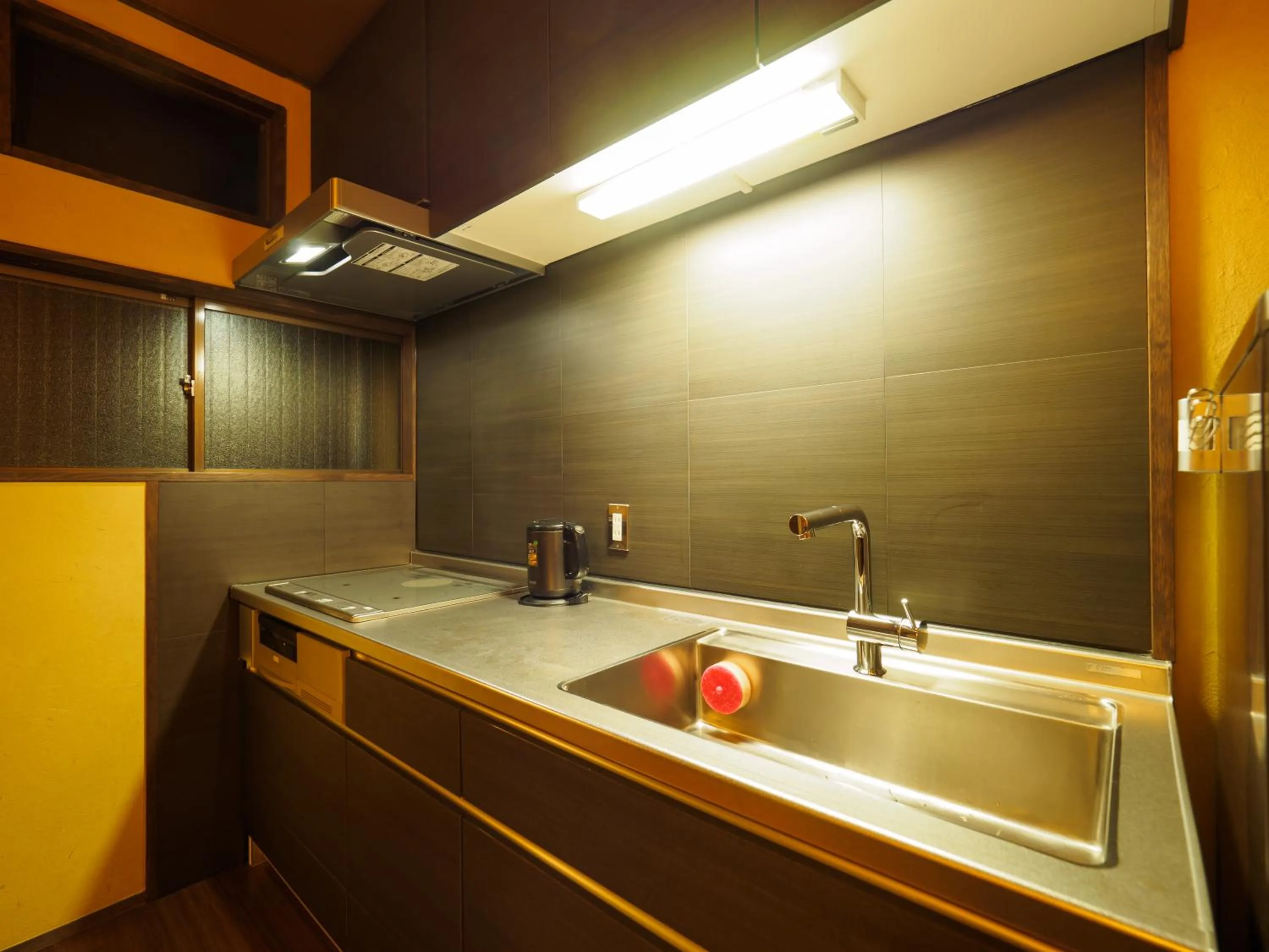 Kitchen or kitchenette in K's Villa Takasegawa-tei