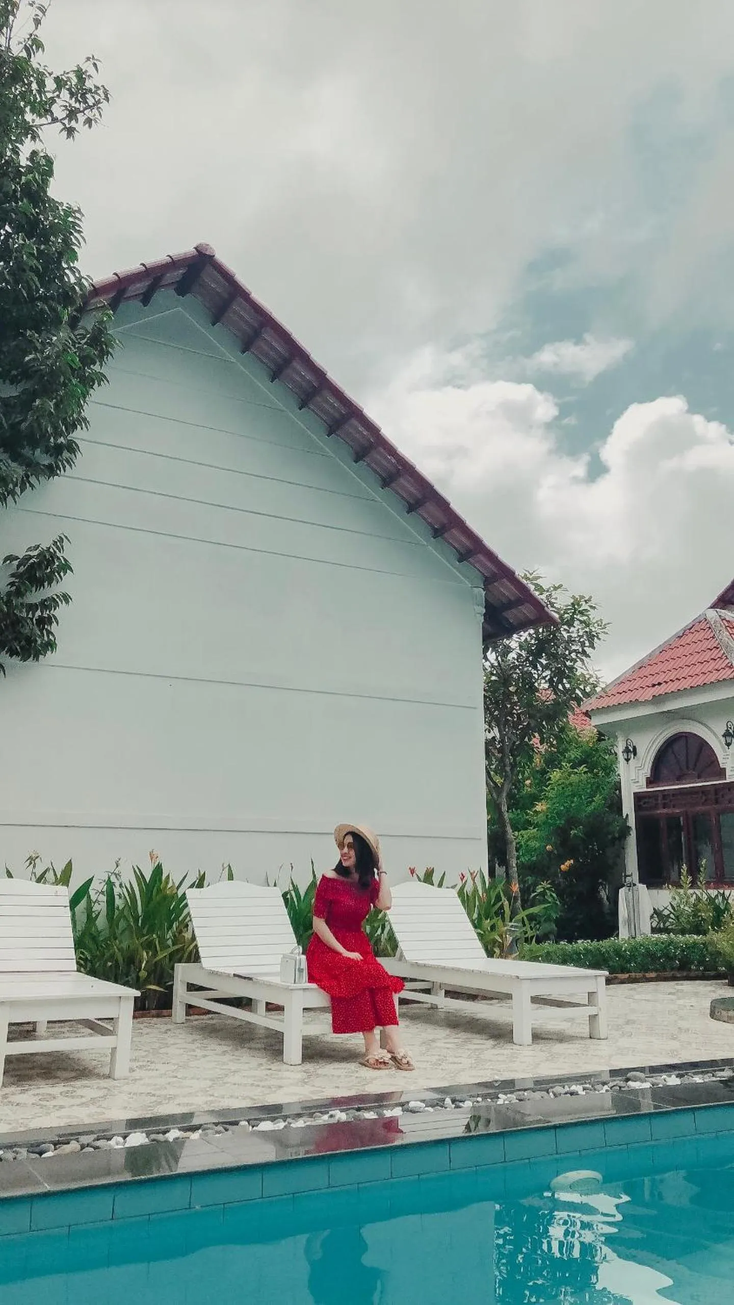 People in Wings Bungalow