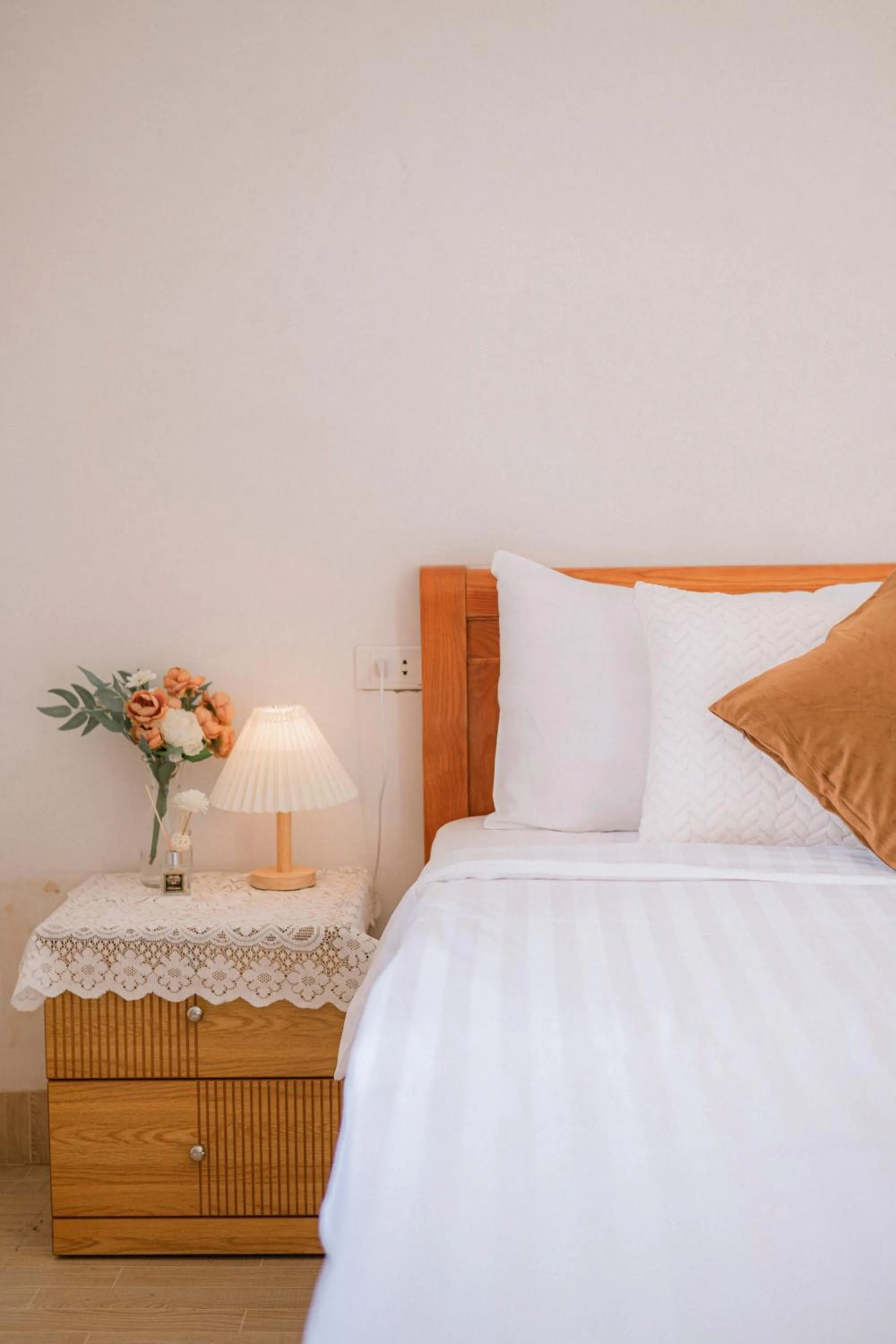 Bedroom, Bed in Wings Bungalow