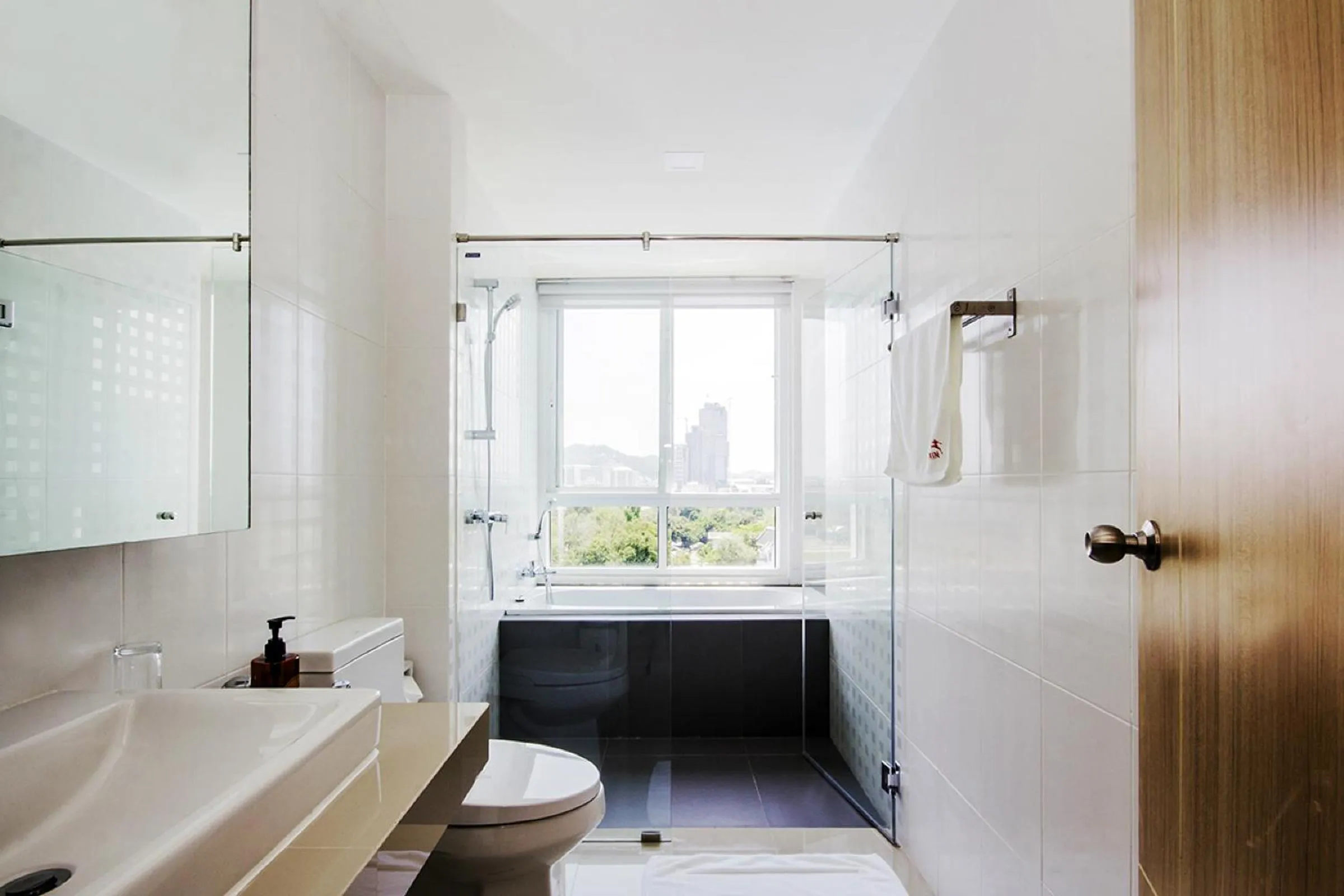 Photo of the whole room in Karin hotel & Service apartment - SHA Extra Plus