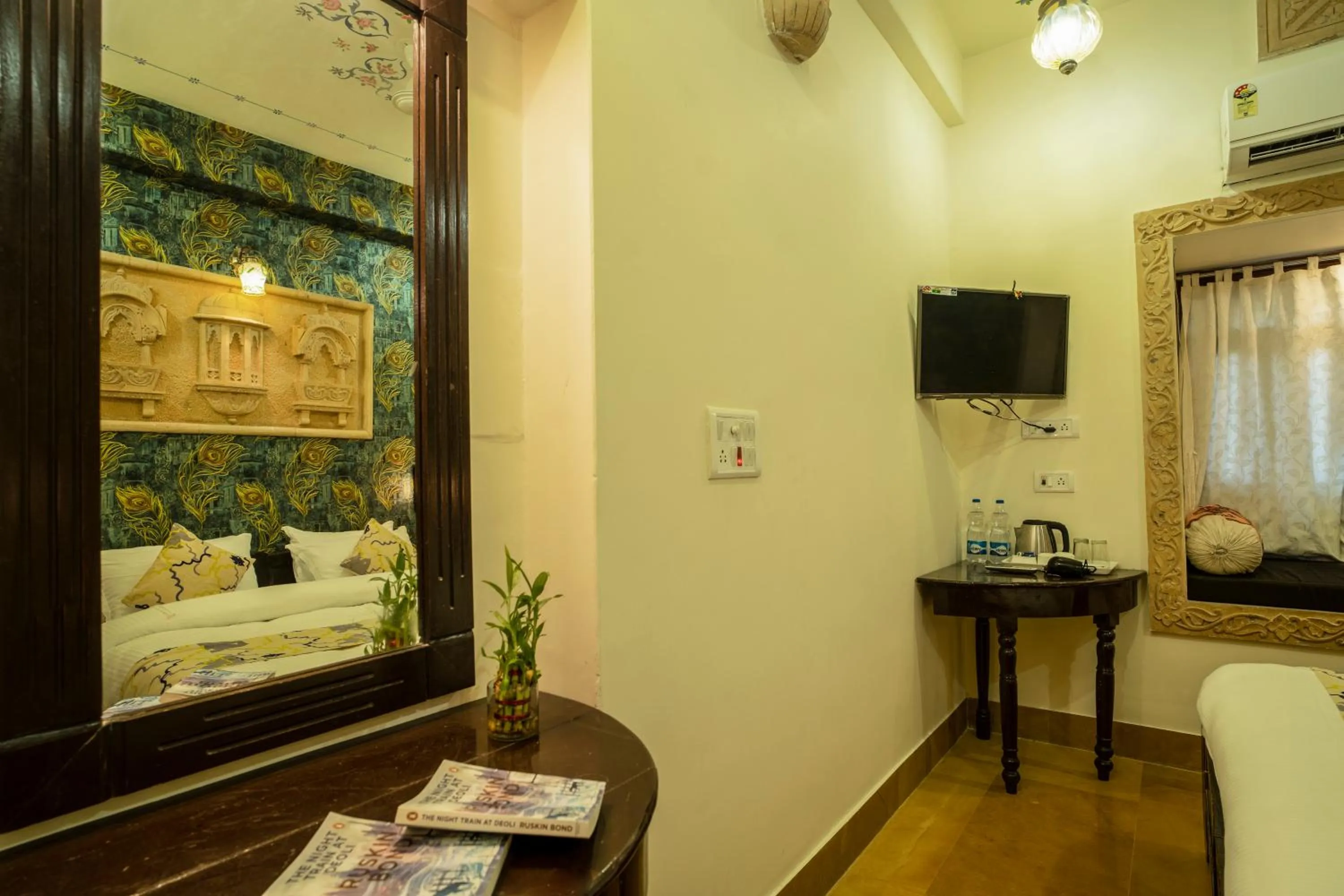 Bedroom, Bed in Tripli Hotels Prithvi Palace