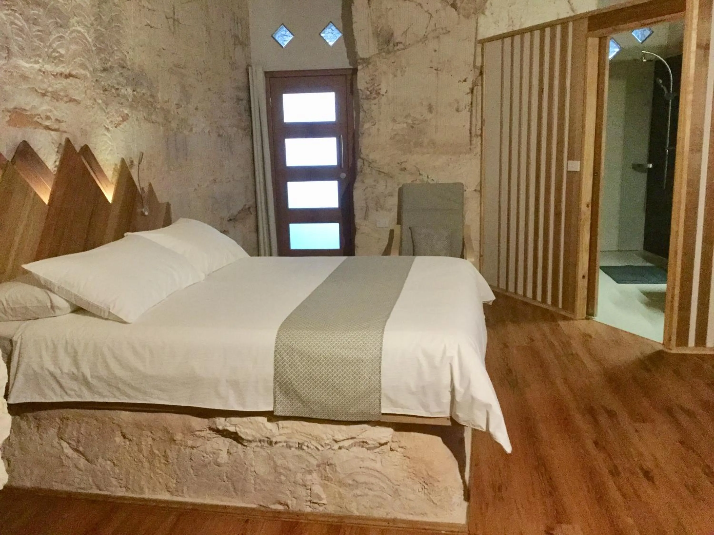 Bedroom, Bed in Dug Out B&B