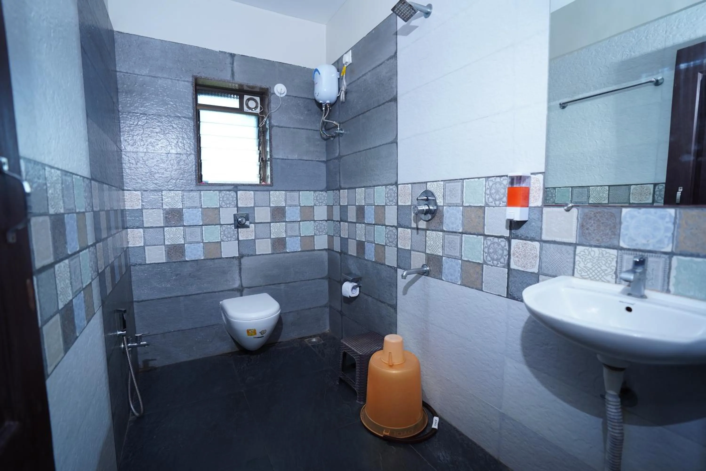 Bathroom in Lotus The Lake View Resort