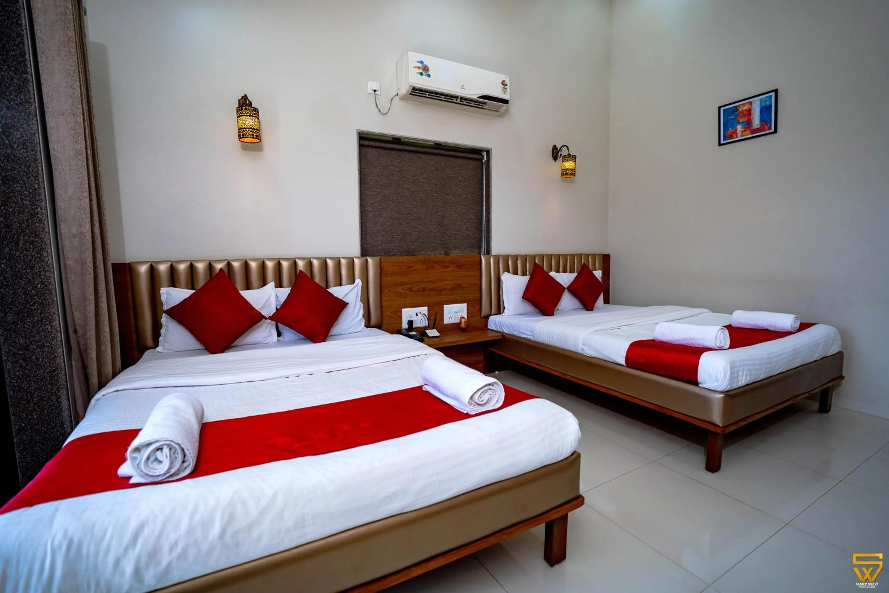 Bed in Lotus The Lake View Resort