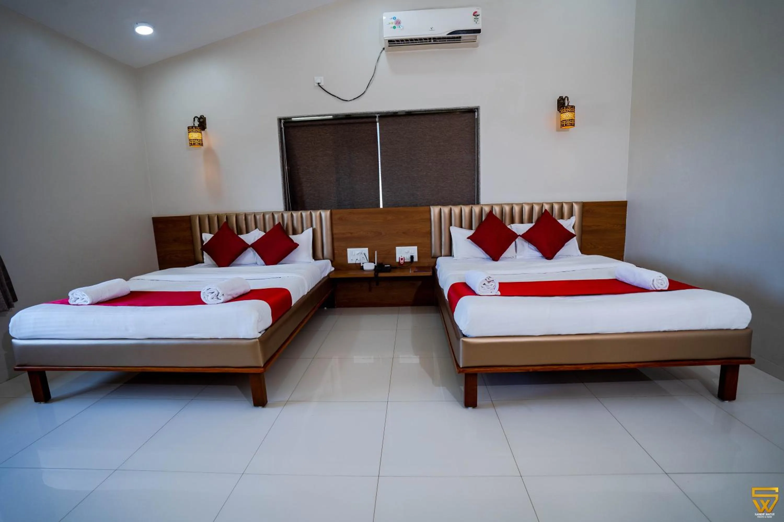 Bed in Lotus The Lake View Resort