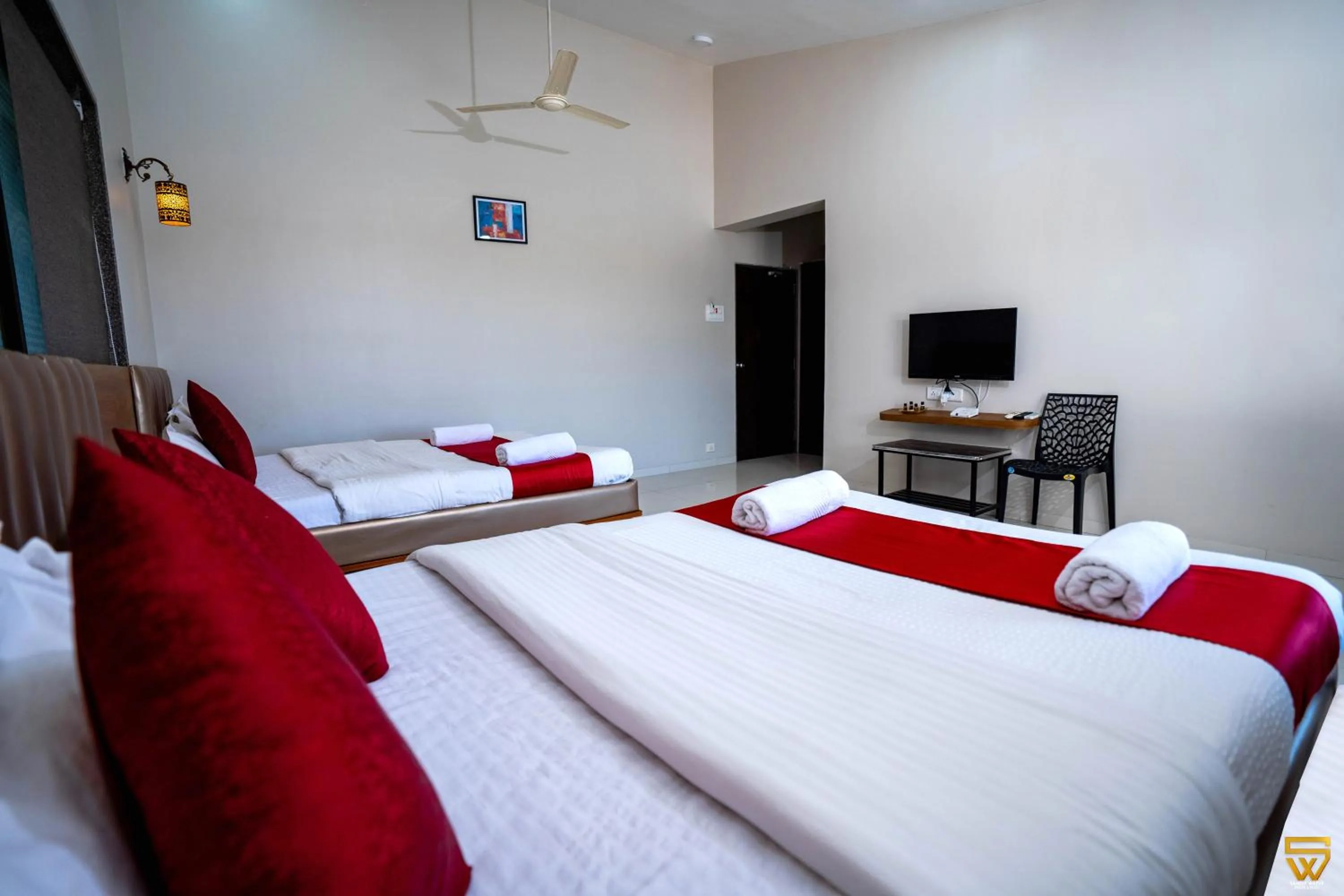 Bed in Lotus The Lake View Resort