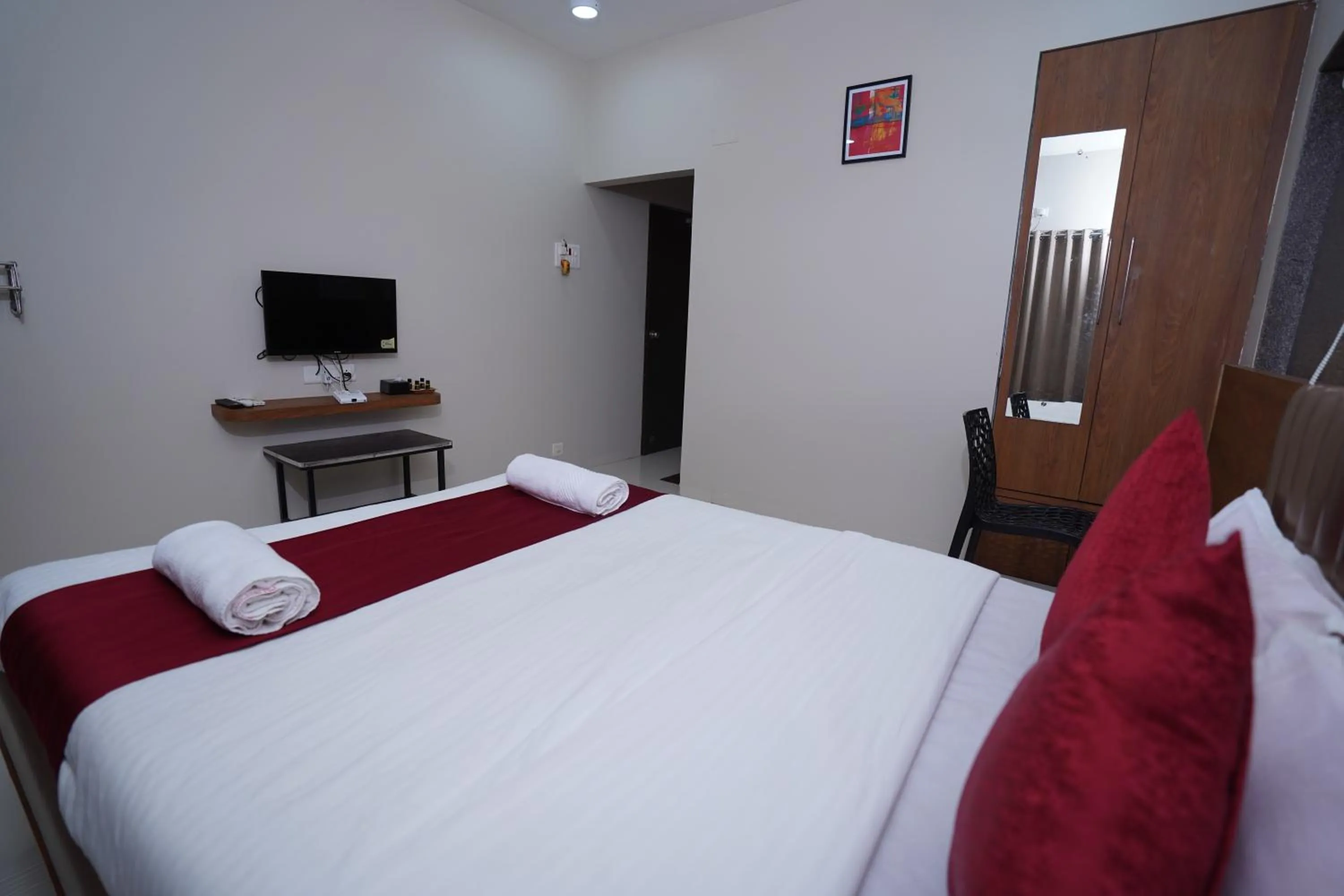 Communal lounge/ TV room, Bed in Lotus The Lake View Resort