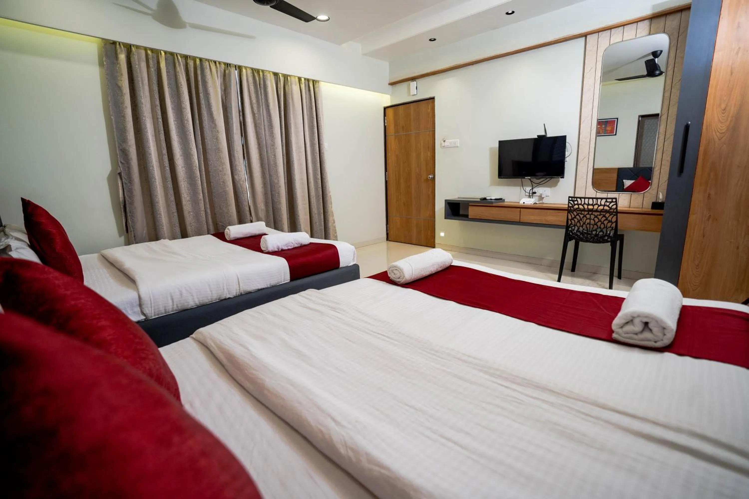 Bed in Lotus The Lake View Resort