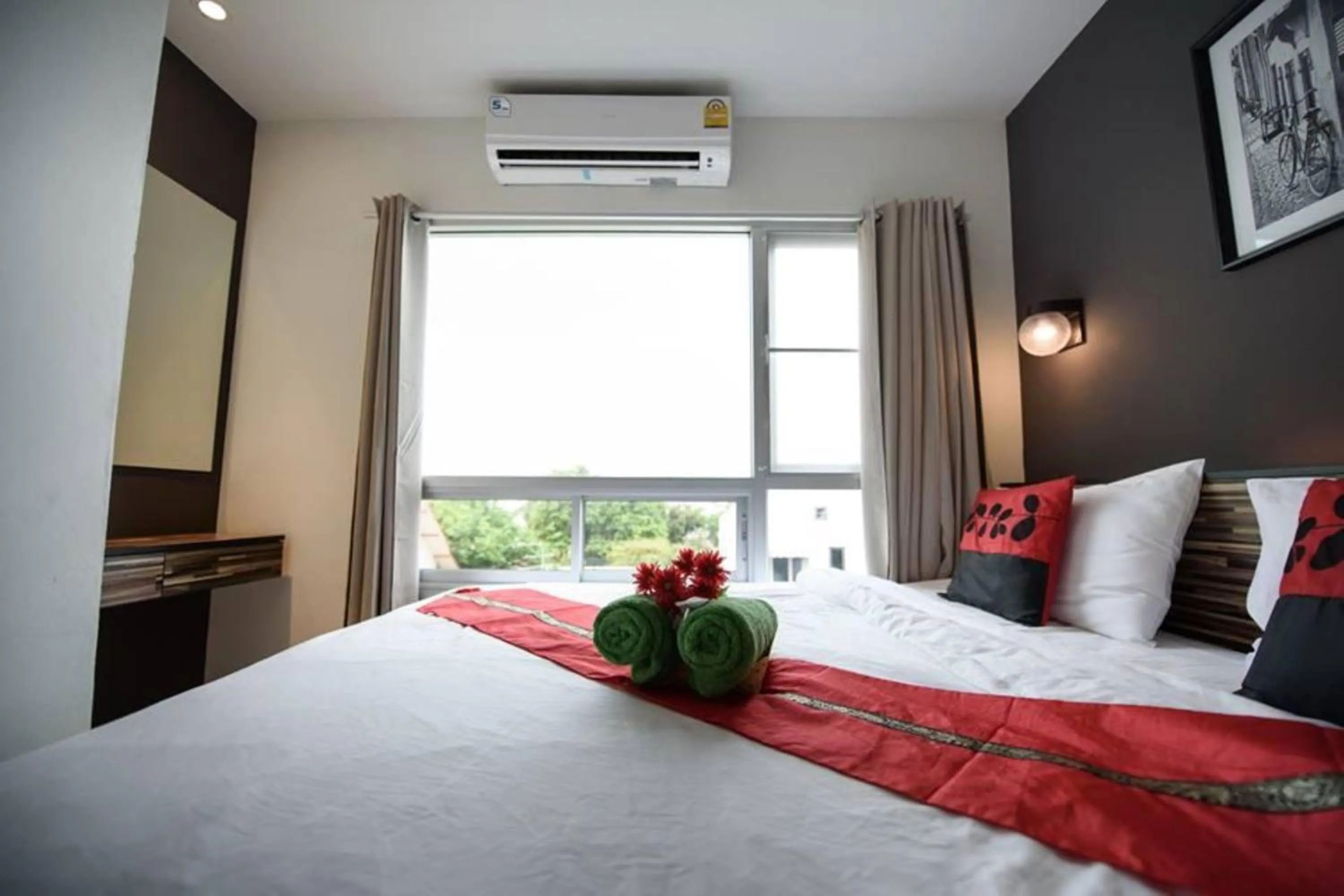 Bedroom in 48 Metro Hotel