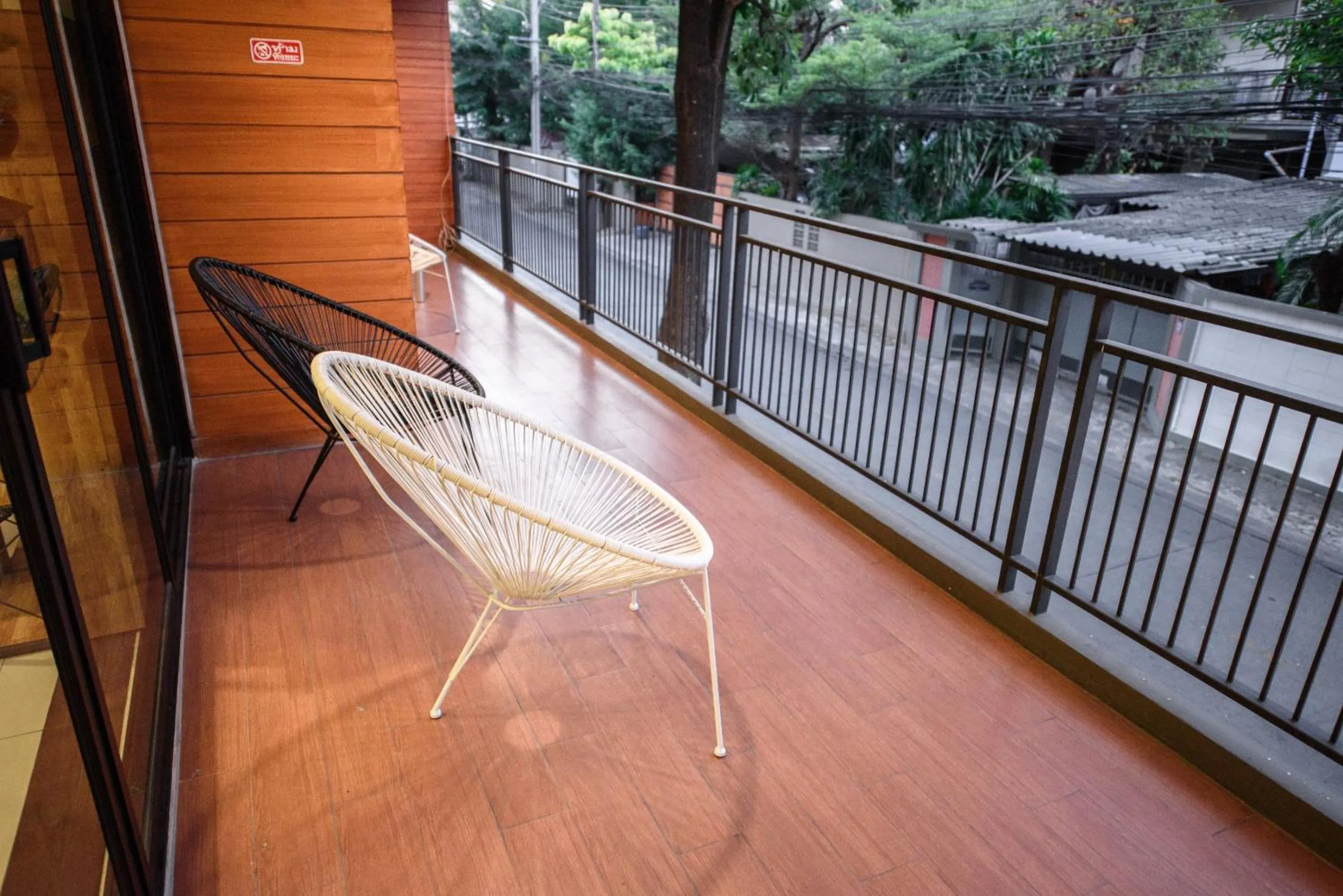 Balcony/Terrace in 48 Metro Hotel