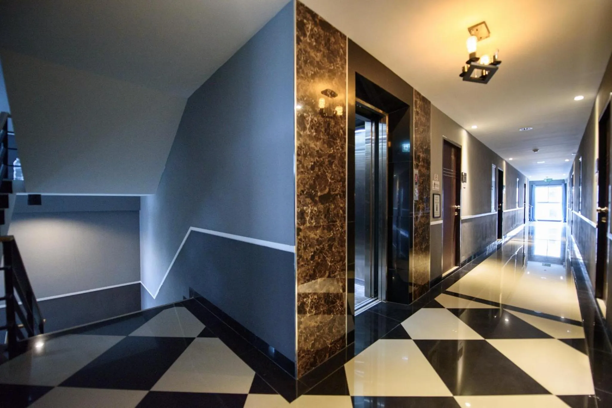 Facade/entrance in 48 Metro Hotel