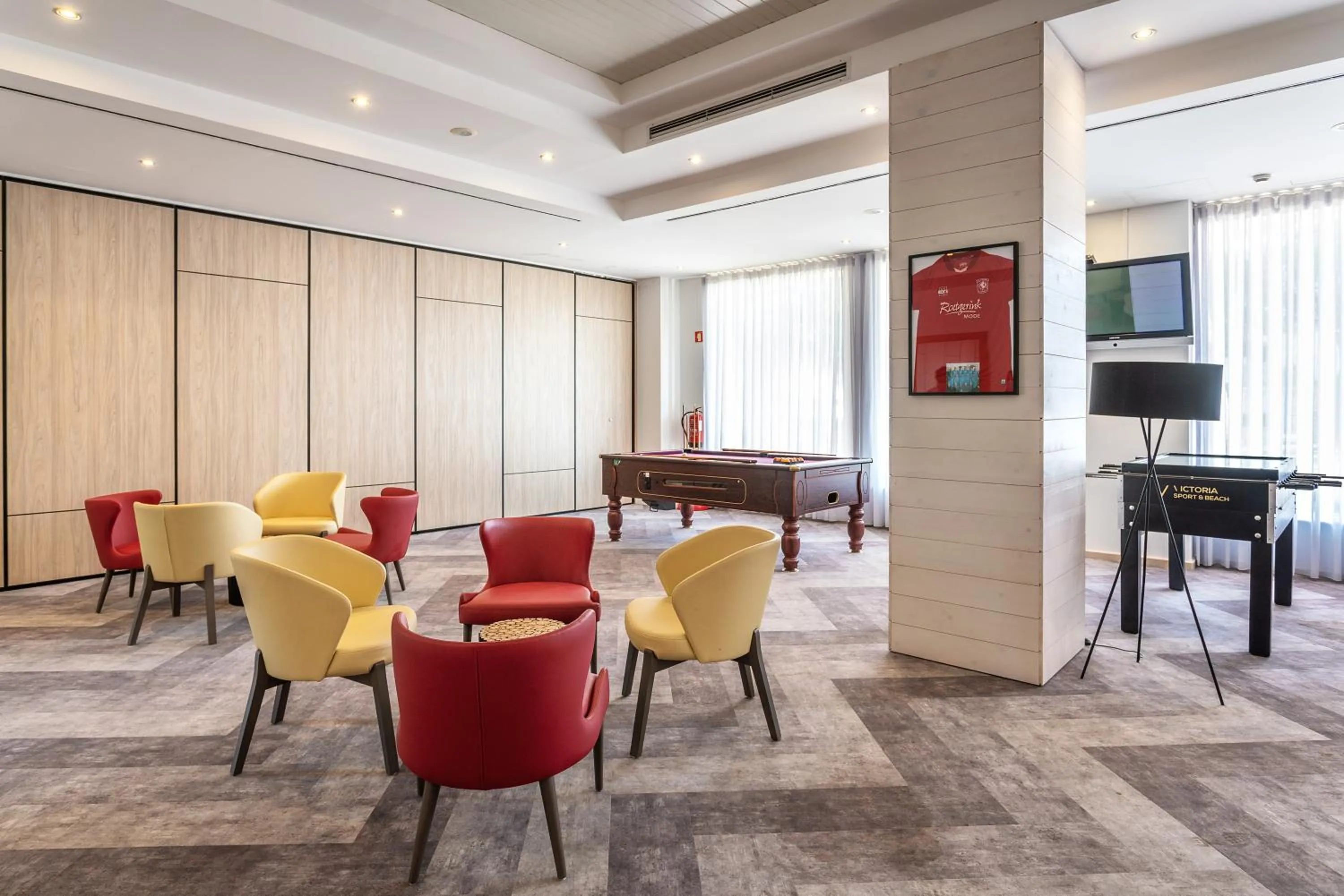 Communal lounge/ TV room in AP Victoria Sports & Beach