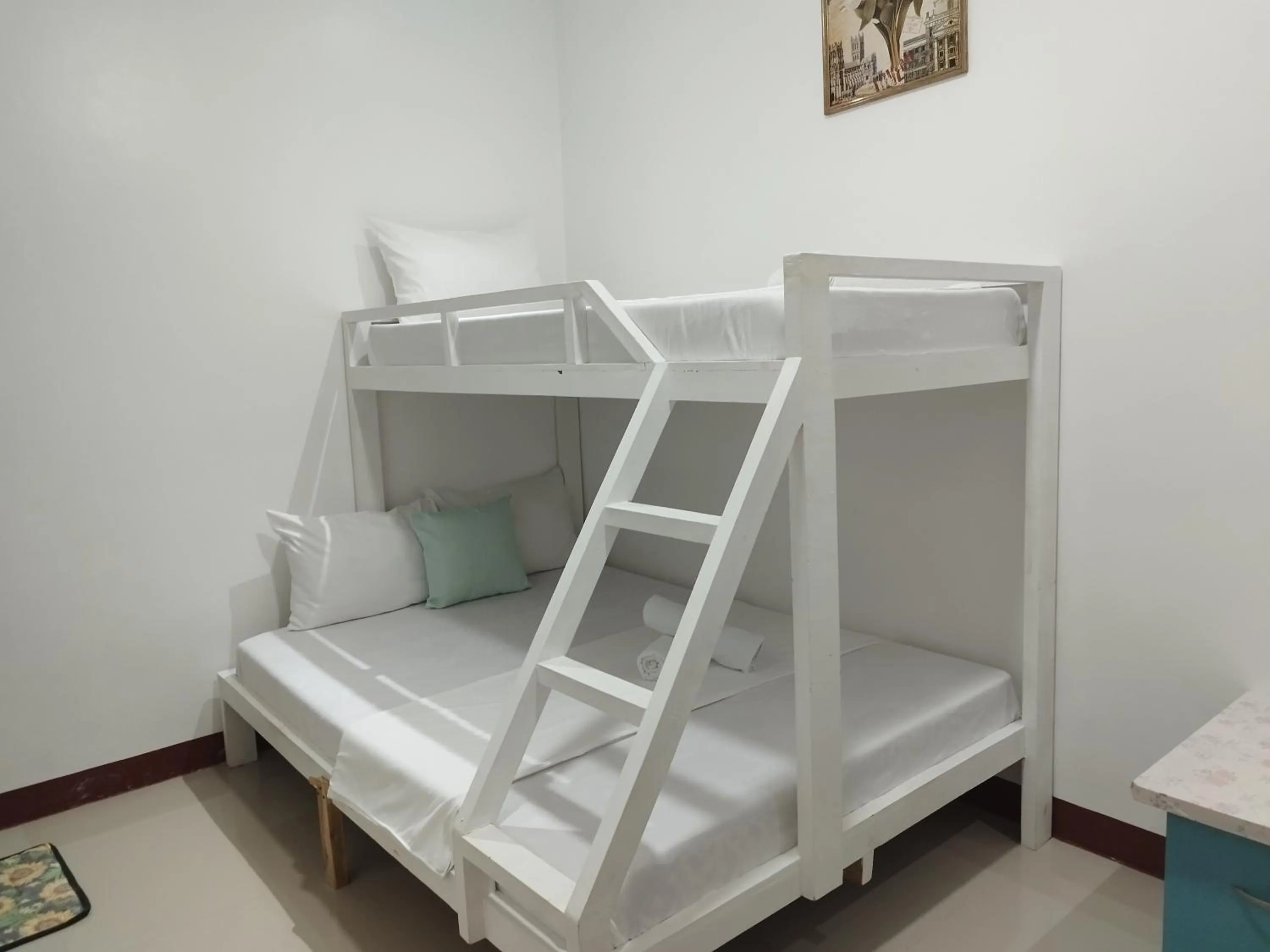 Bed in Ocean View Lodging House