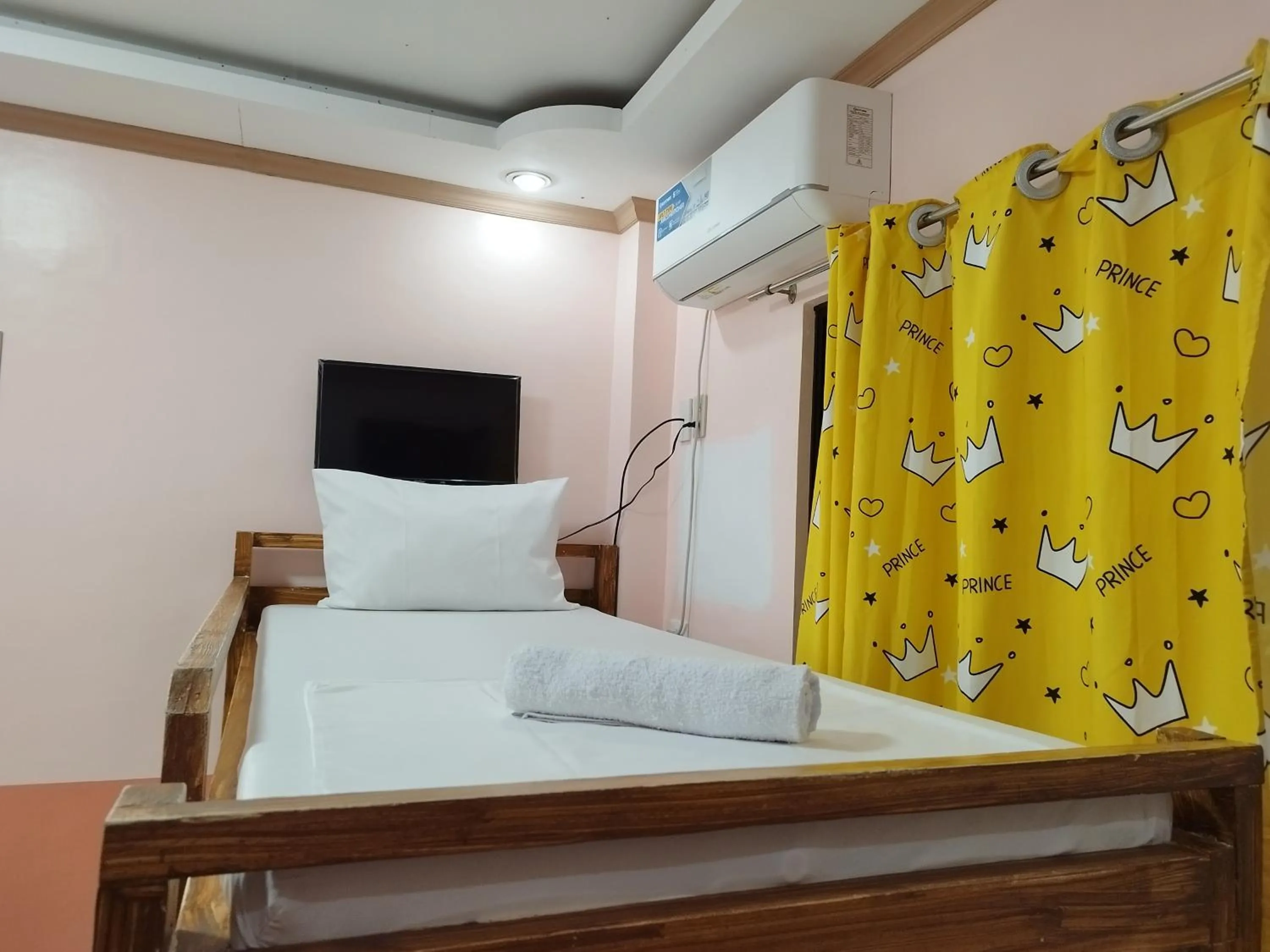 Bed in Ocean View Lodging House